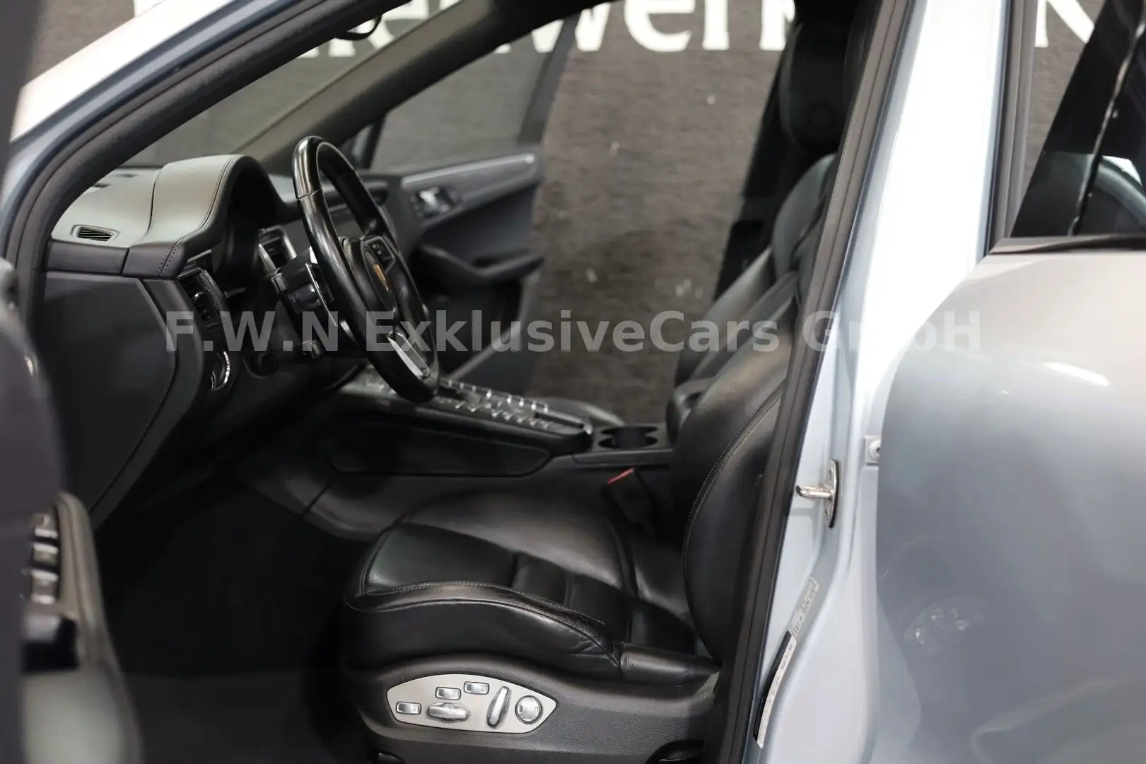 Porsche Macan S Diesel*Matrix*AHK*Carbon*Pano*Klappenaus Silber - 2