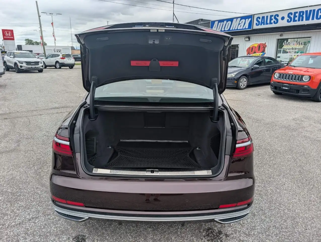 Audi A8 снимка Audi A8