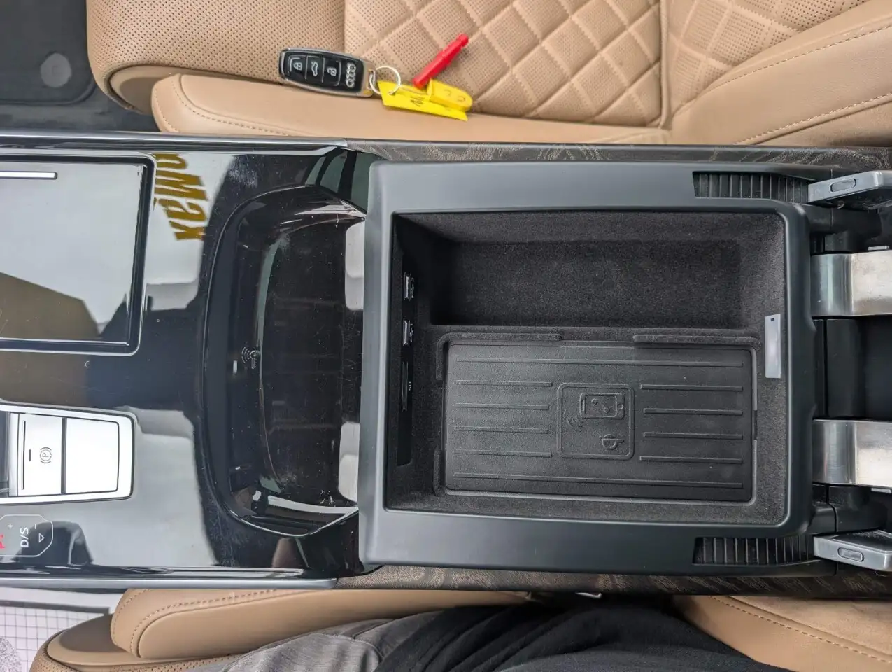 Audi A8 снимка Audi A8