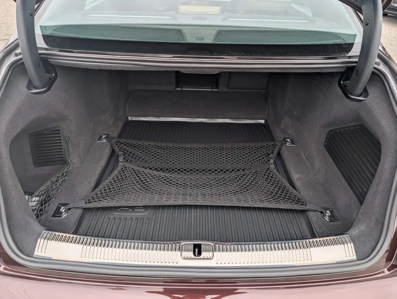 Audi A8 снимка Audi A8