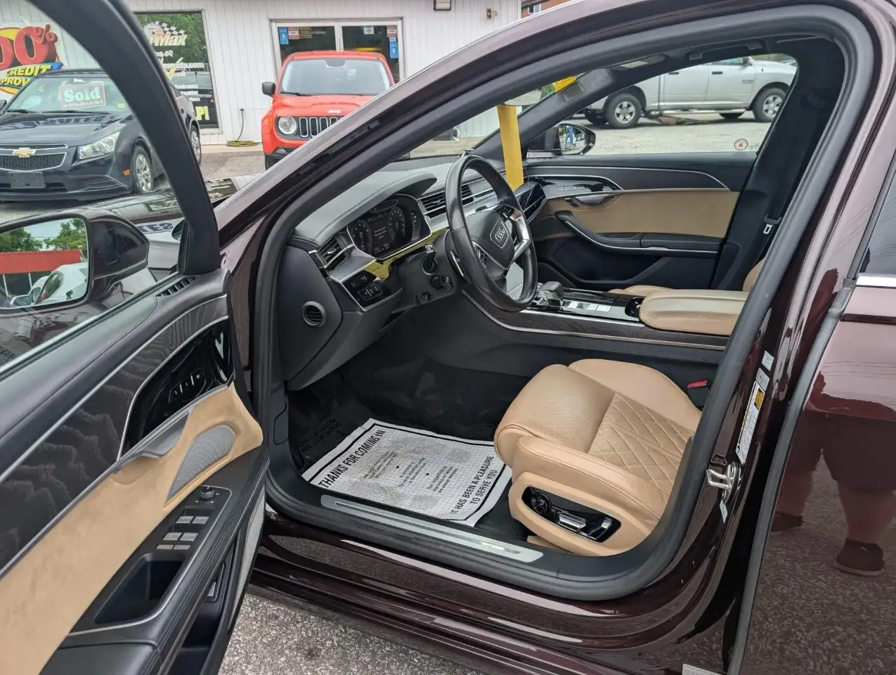 Audi A8 снимка Audi A8