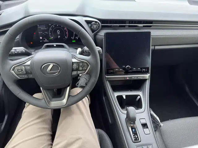 Lexus LBX view 11
