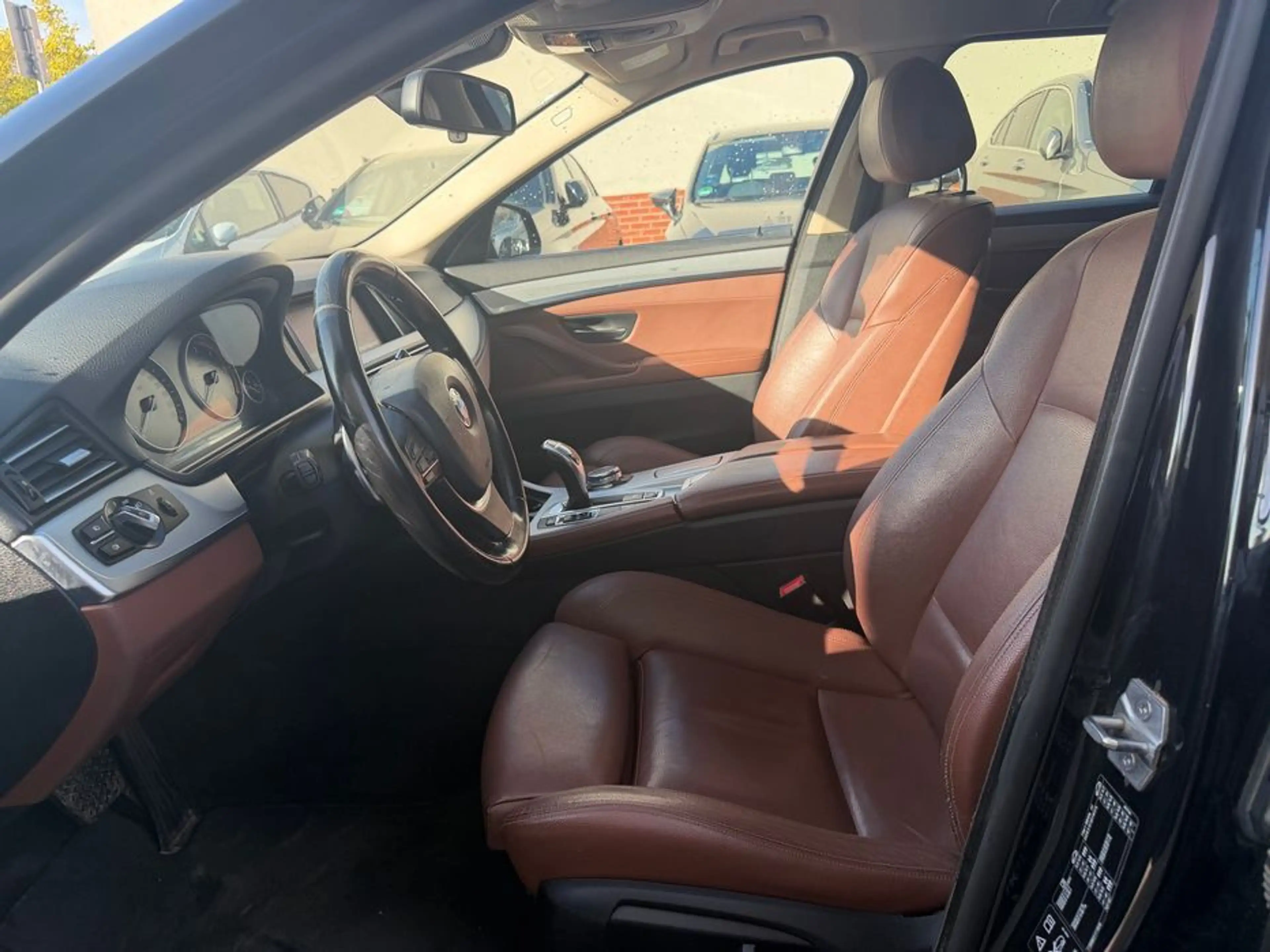 BMW 525 5 Touring 525 d xDrive Sitzheizung Leder — photo 13
