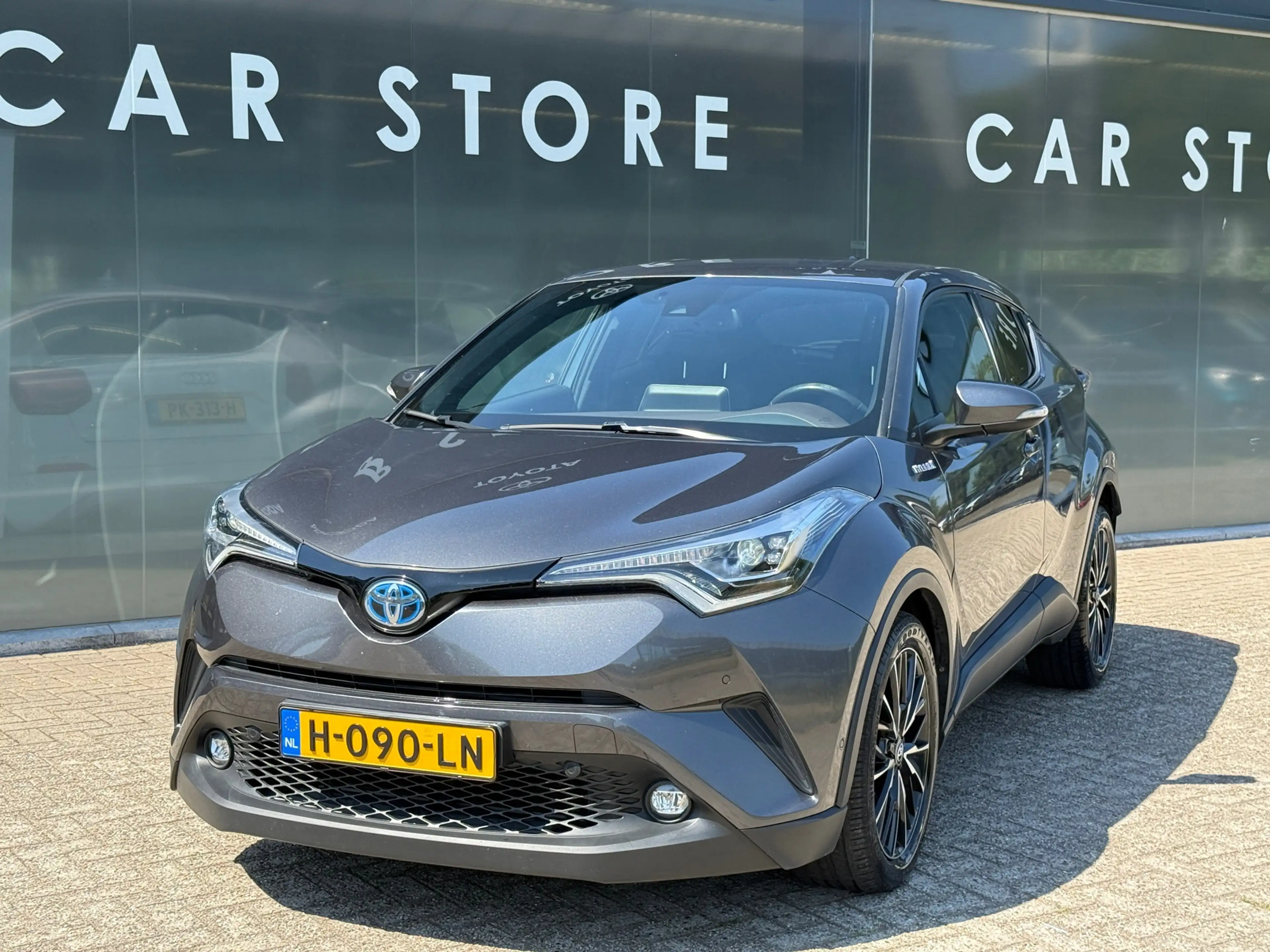 Toyota C-HR 1.8 Hybrid Executive Navi|Stoelver|Camera|Dealer O — photo 2