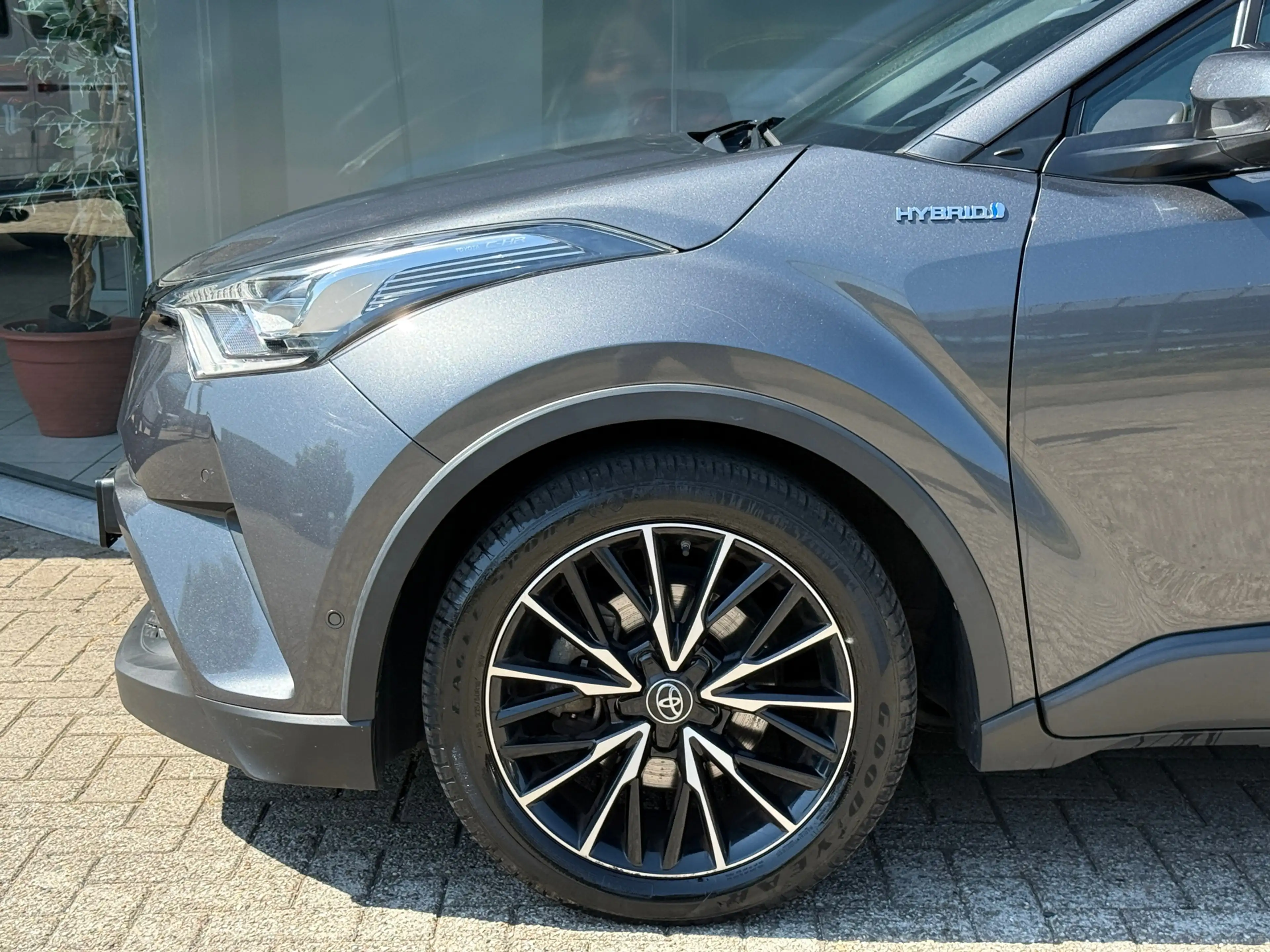 Toyota C-HR 1.8 Hybrid Executive Navi|Stoelver|Camera|Dealer O — photo 8