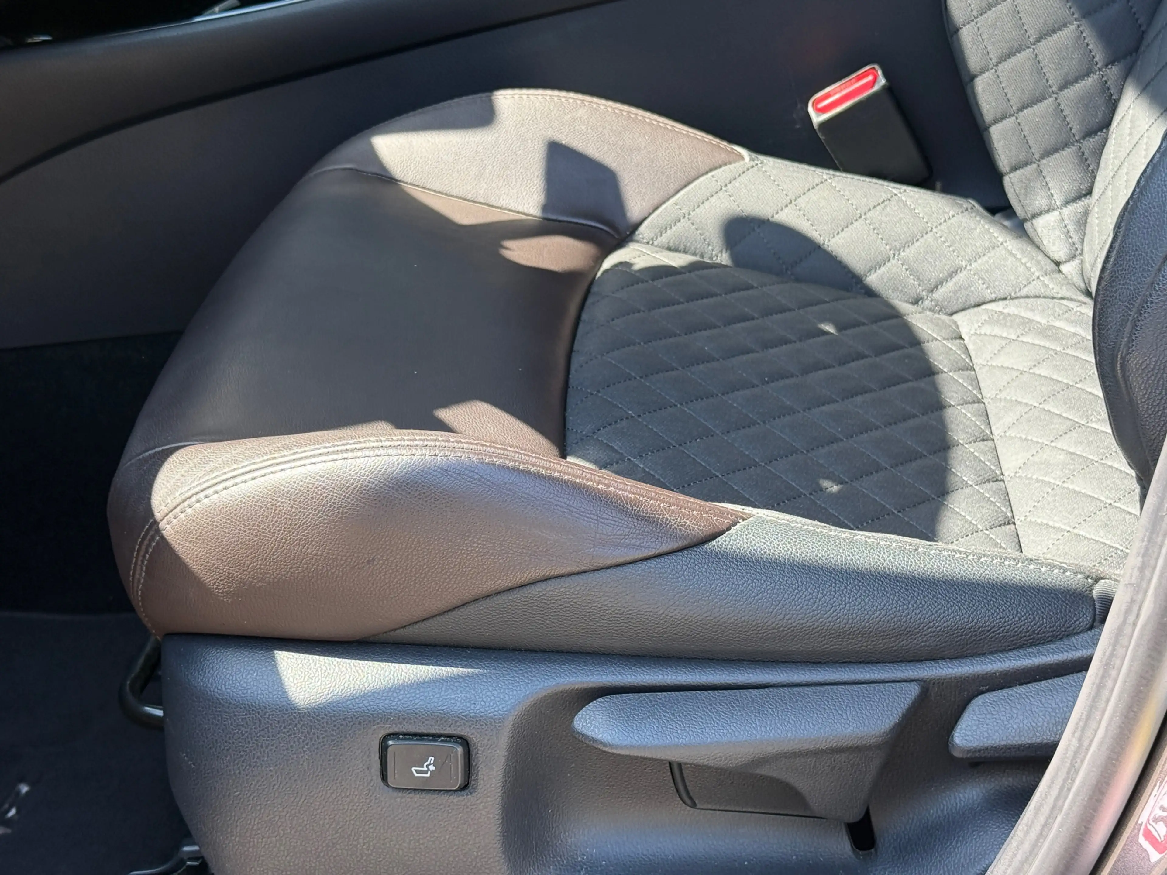 Toyota C-HR 1.8 Hybrid Executive Navi|Stoelver|Camera|Dealer O — photo 11