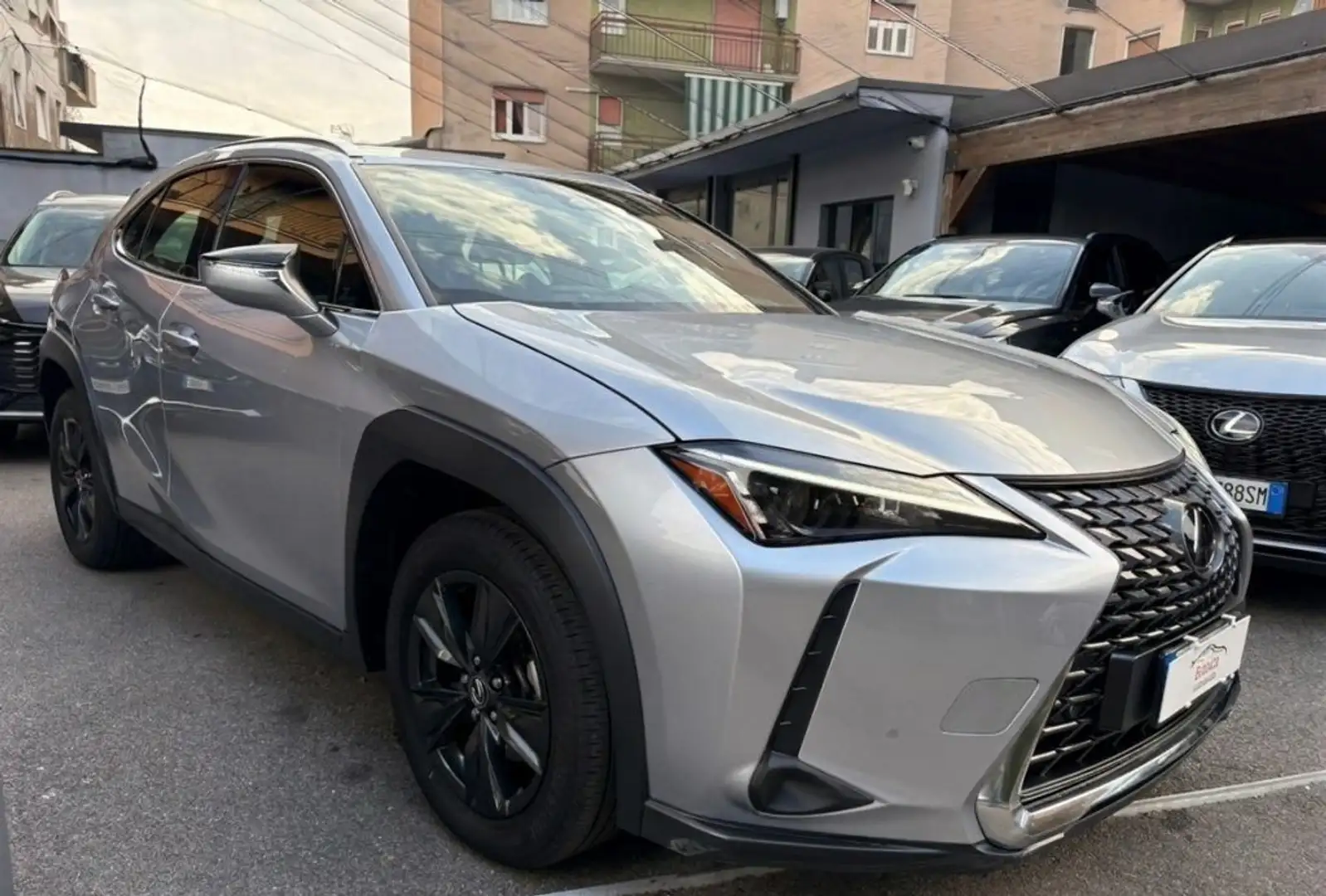 Lexus UX 300h UX 300h Urban Silber - 2