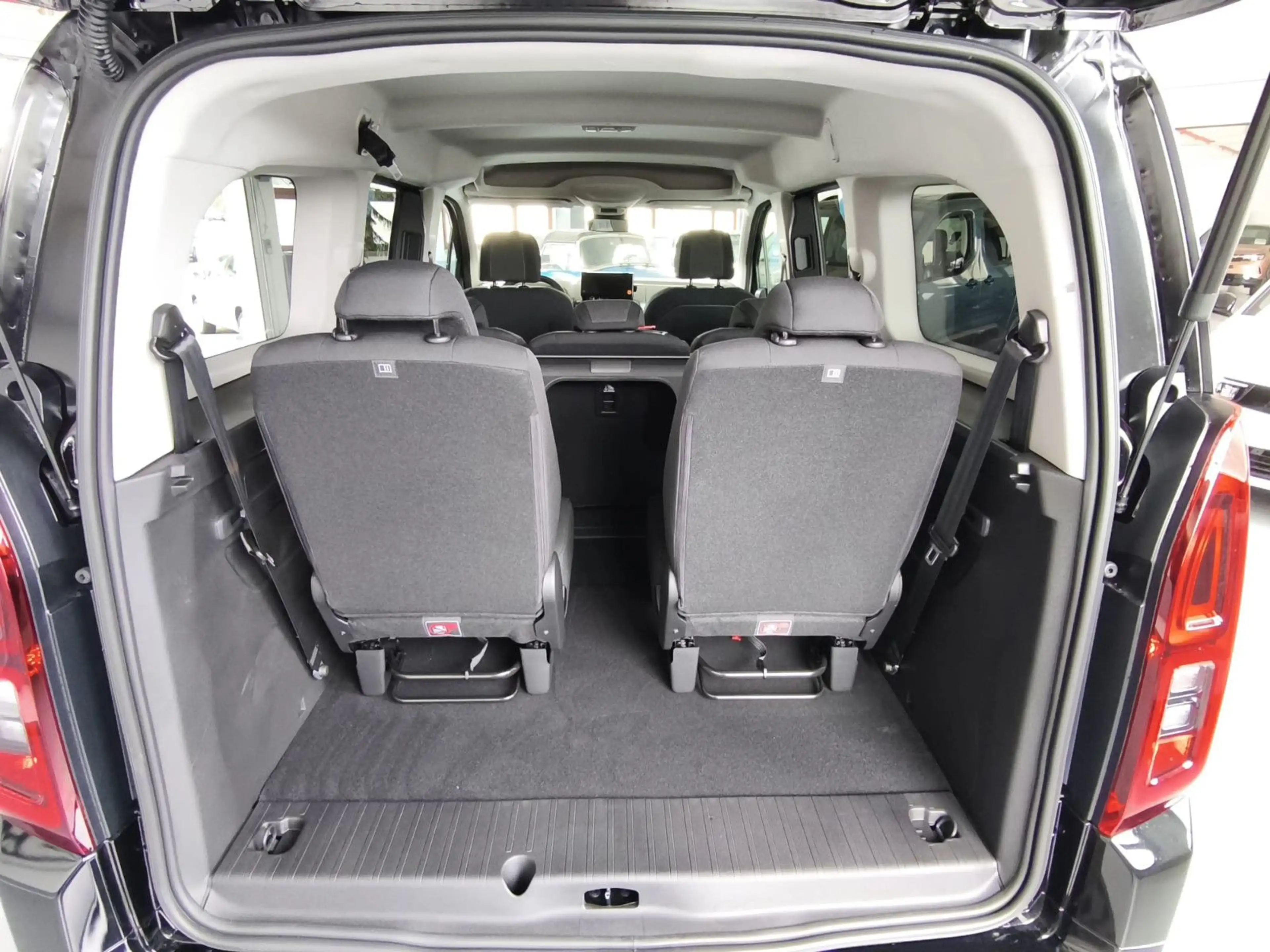 Opel Combo Life Elegance-L2H1-7Sitze,LED,SHZ,AHK,M1 — photo 10
