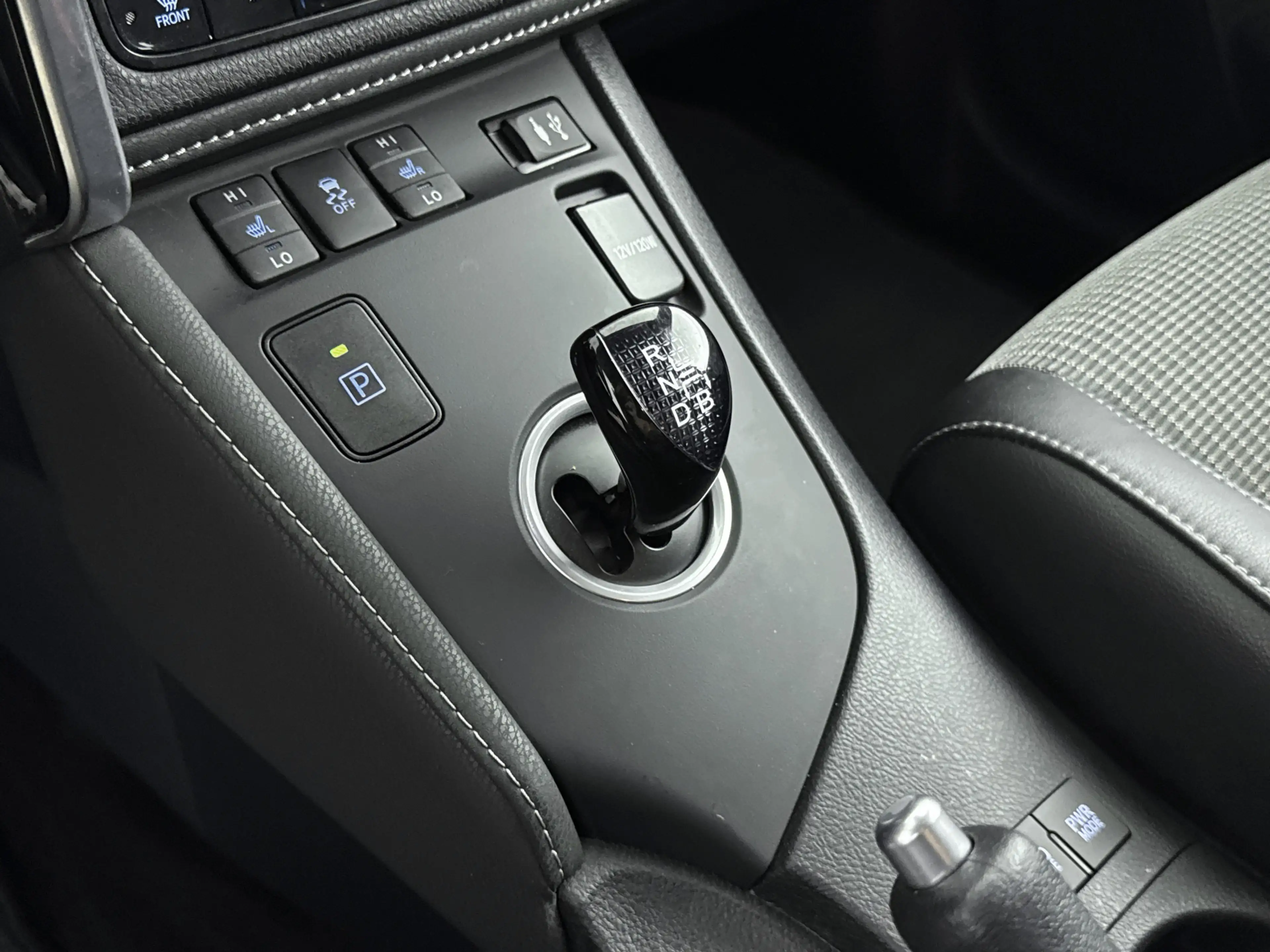 Toyota Auris 1.8 Hybrid Executive | Trekhaak | Navigatie | Park — photo 9
