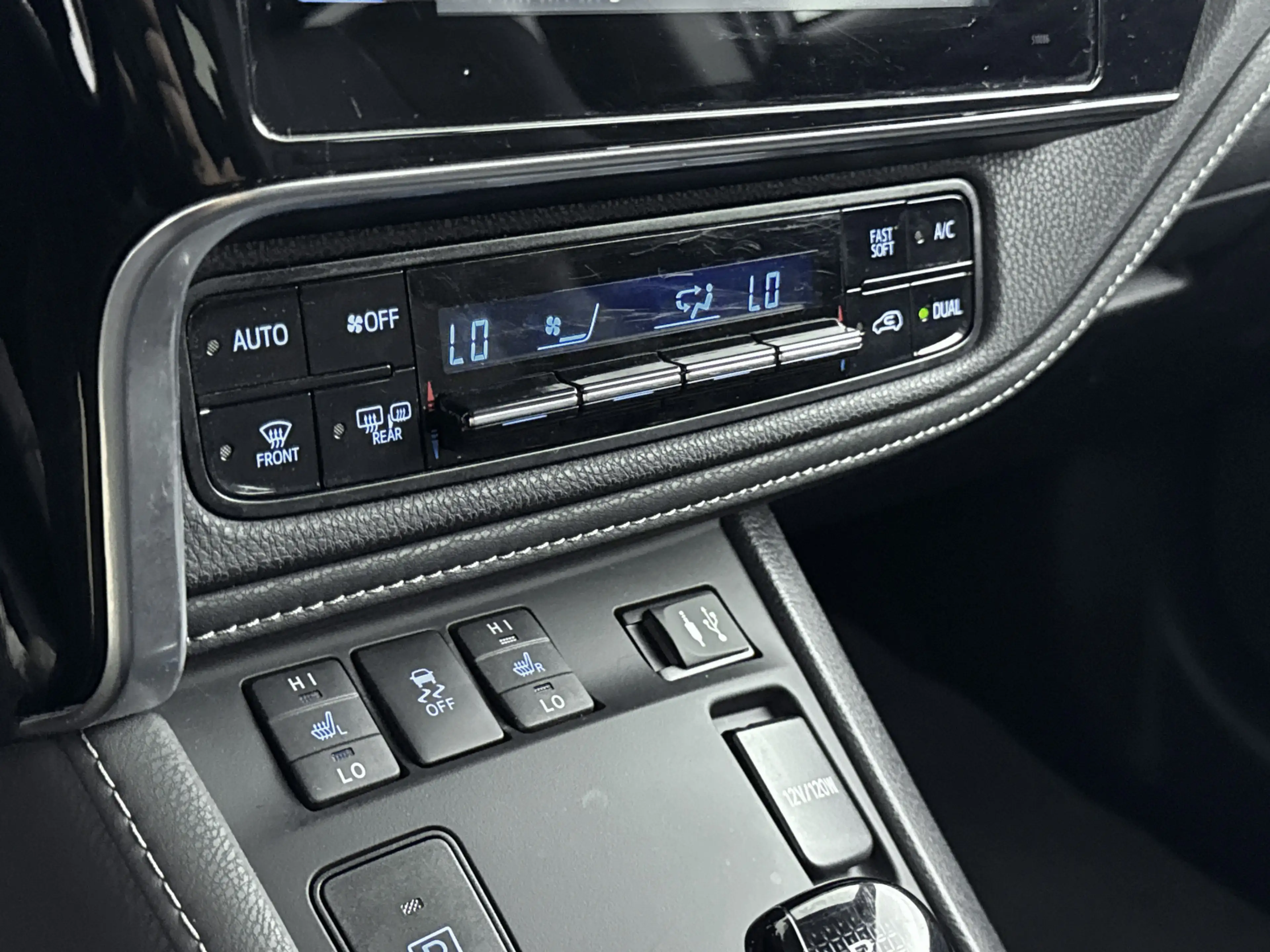 Toyota Auris 1.8 Hybrid Executive | Trekhaak | Navigatie | Park — photo 8