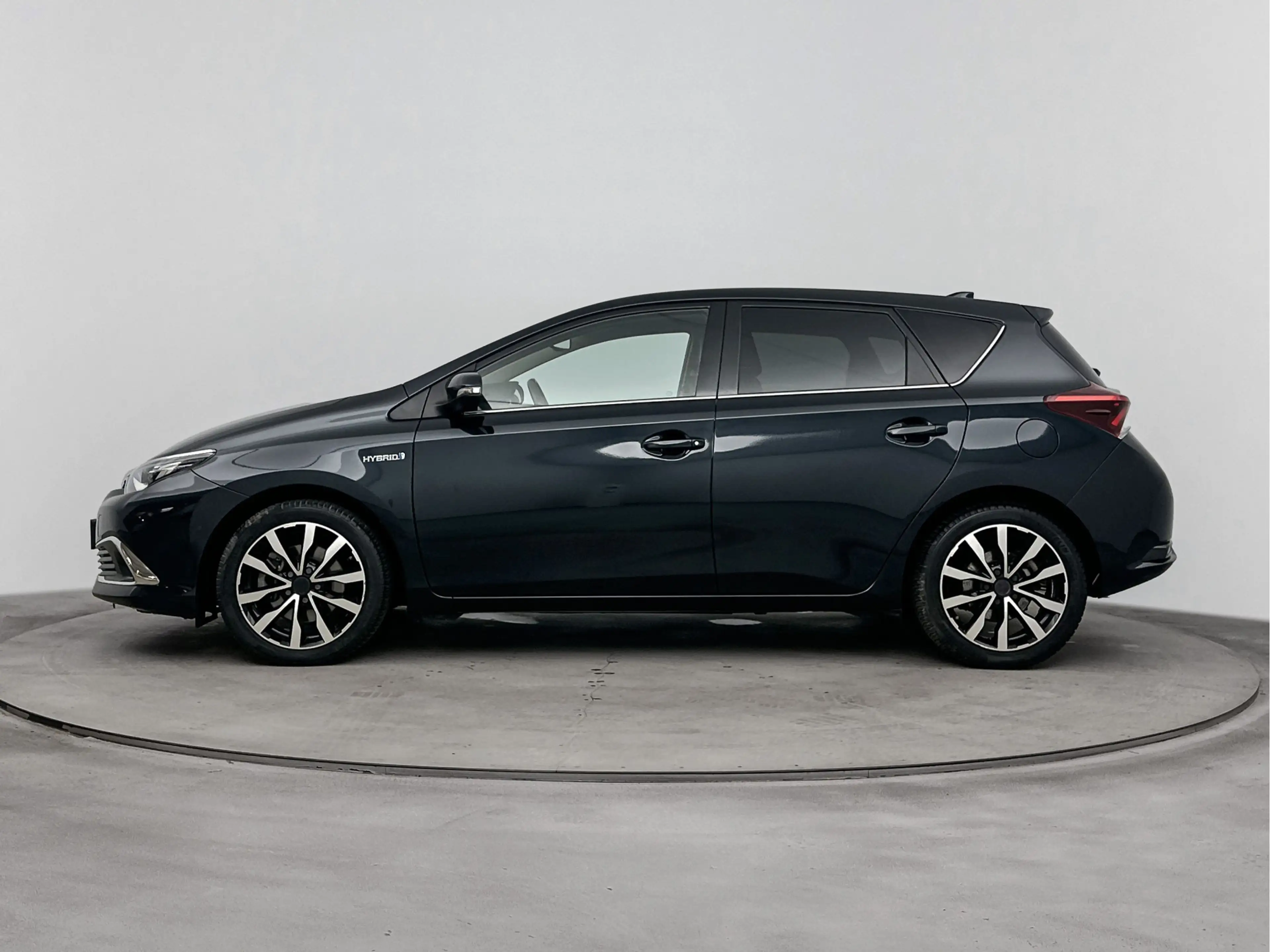 Toyota Auris 1.8 Hybrid Executive | Trekhaak | Navigatie | Park — photo 3