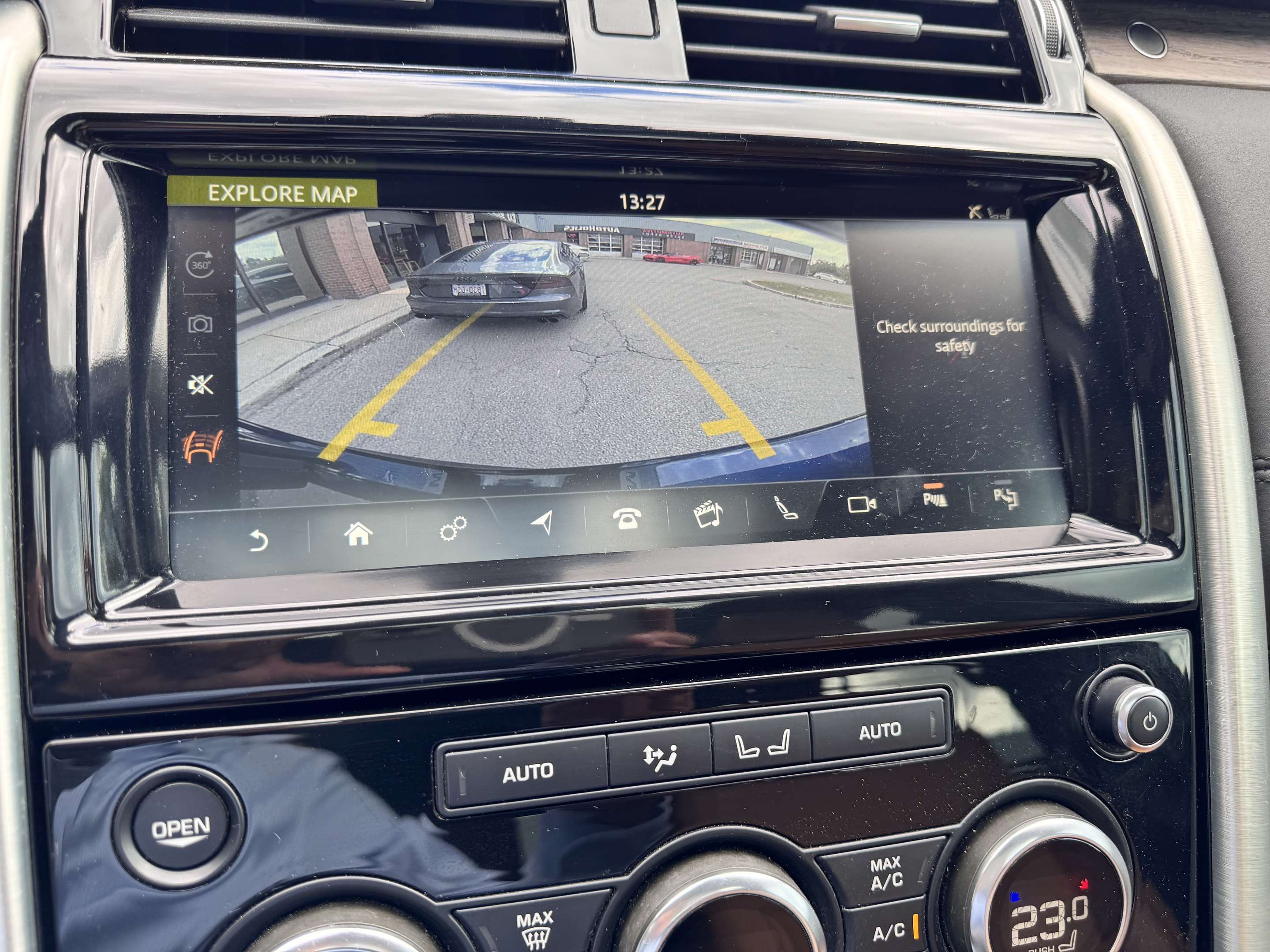 2019 Land Rover Discovery HSE 4WD/ 7 Passengers/ Full servcie history thumb 16