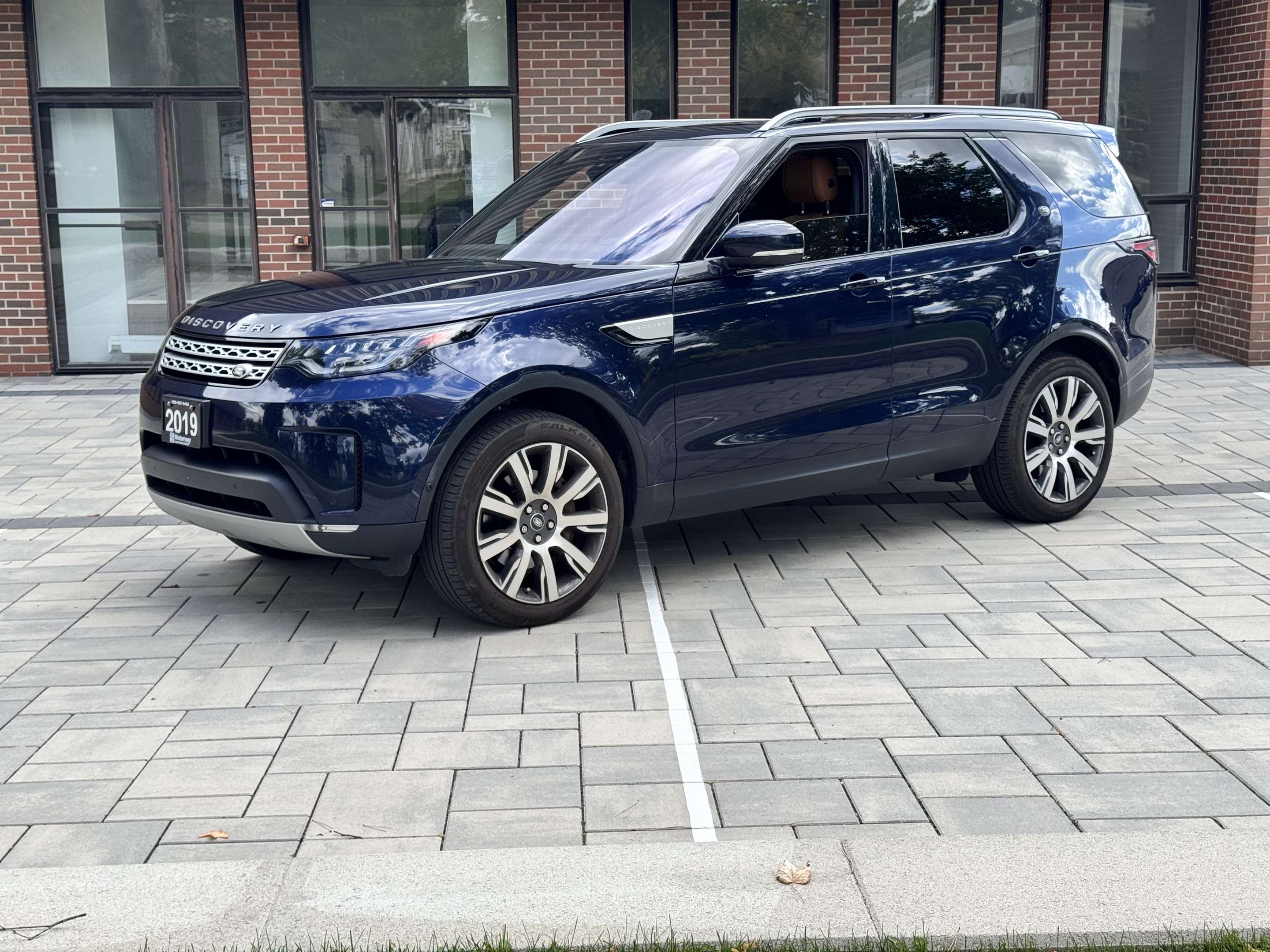 2019 Land Rover Discovery HSE 4WD/ 7 Passengers/ Full servcie history thumb 8