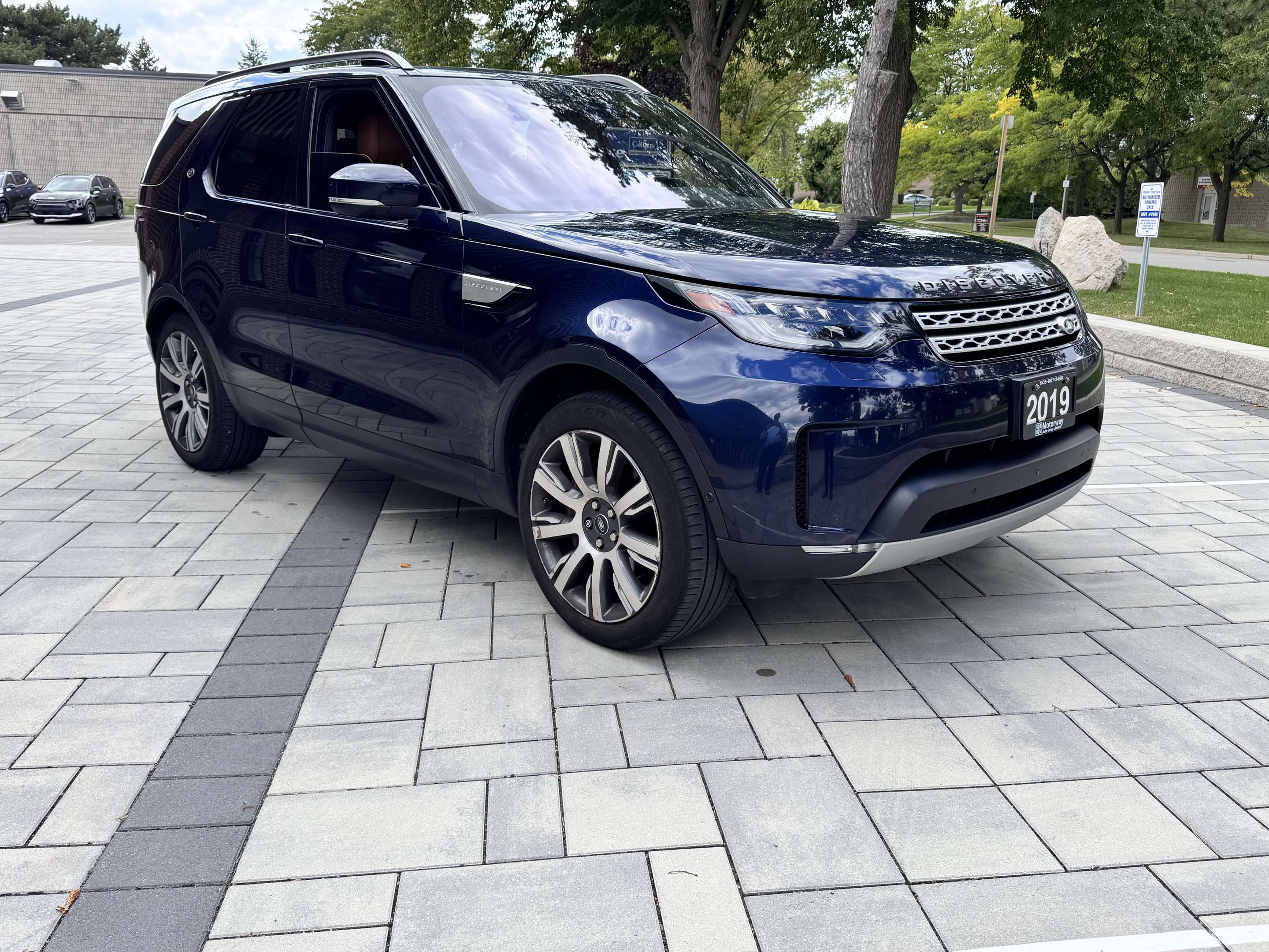 2019 Land Rover Discovery HSE 4WD/ 7 Passengers/ Full servcie history thumb 12