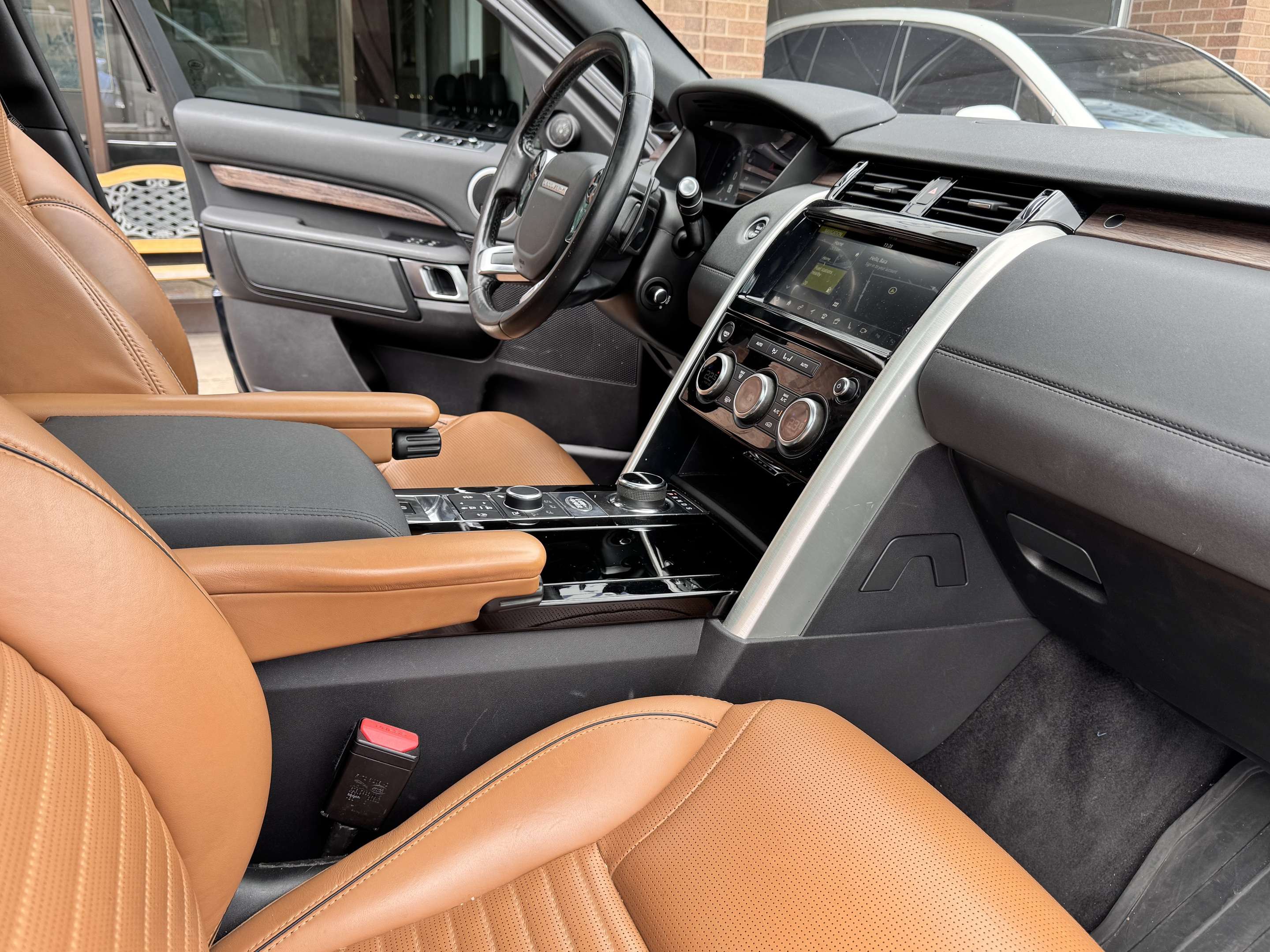 2019 Land Rover Discovery HSE 4WD/ 7 Passengers/ Full servcie history thumb 15