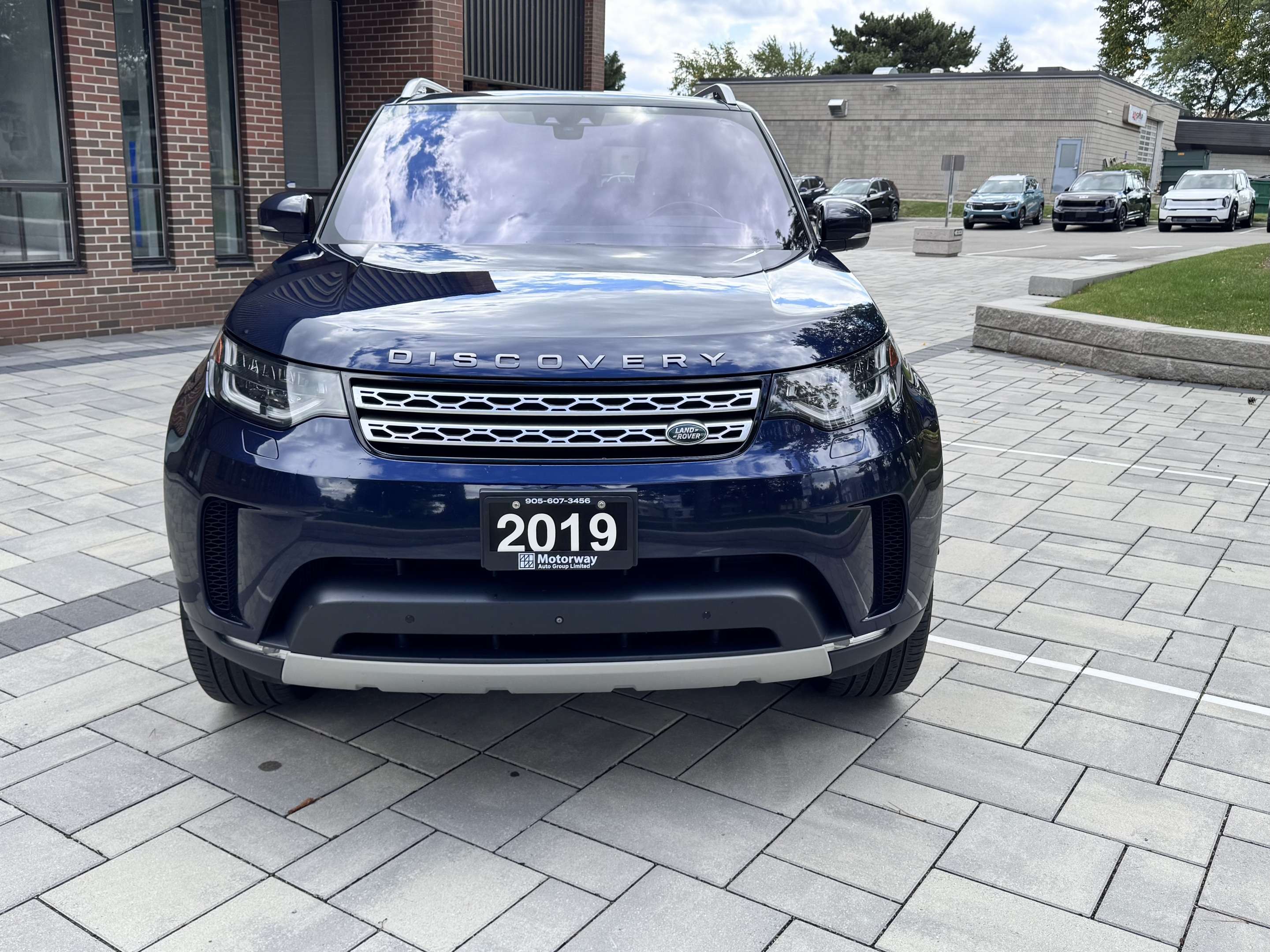 2019 Land Rover Discovery HSE 4WD/ 7 Passengers/ Full servcie history alt 3