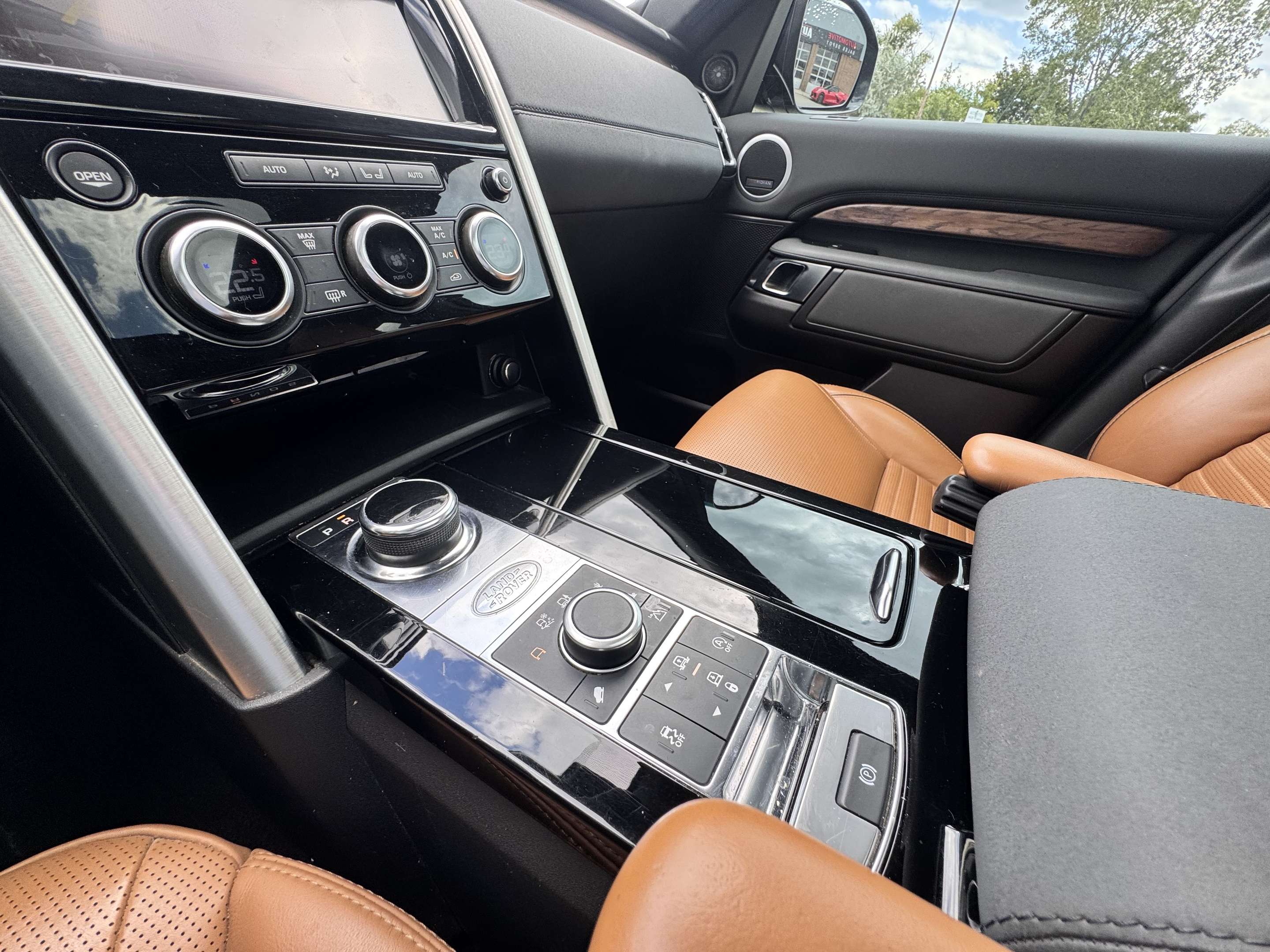 2019 Land Rover Discovery HSE 4WD/ 7 Passengers/ Full servcie history thumb 18
