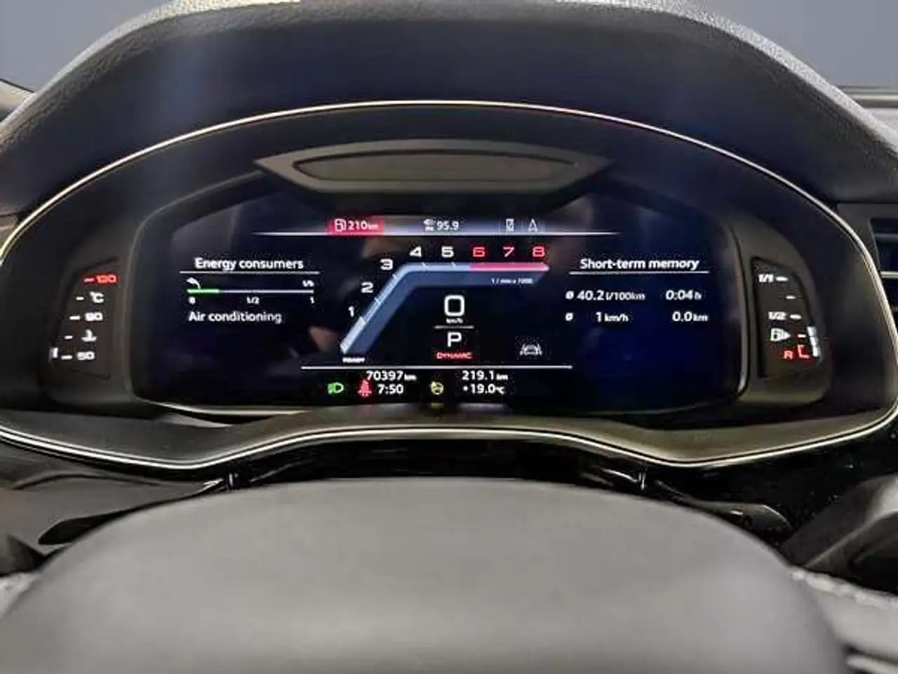Audi Q8 снимка Audi Q8