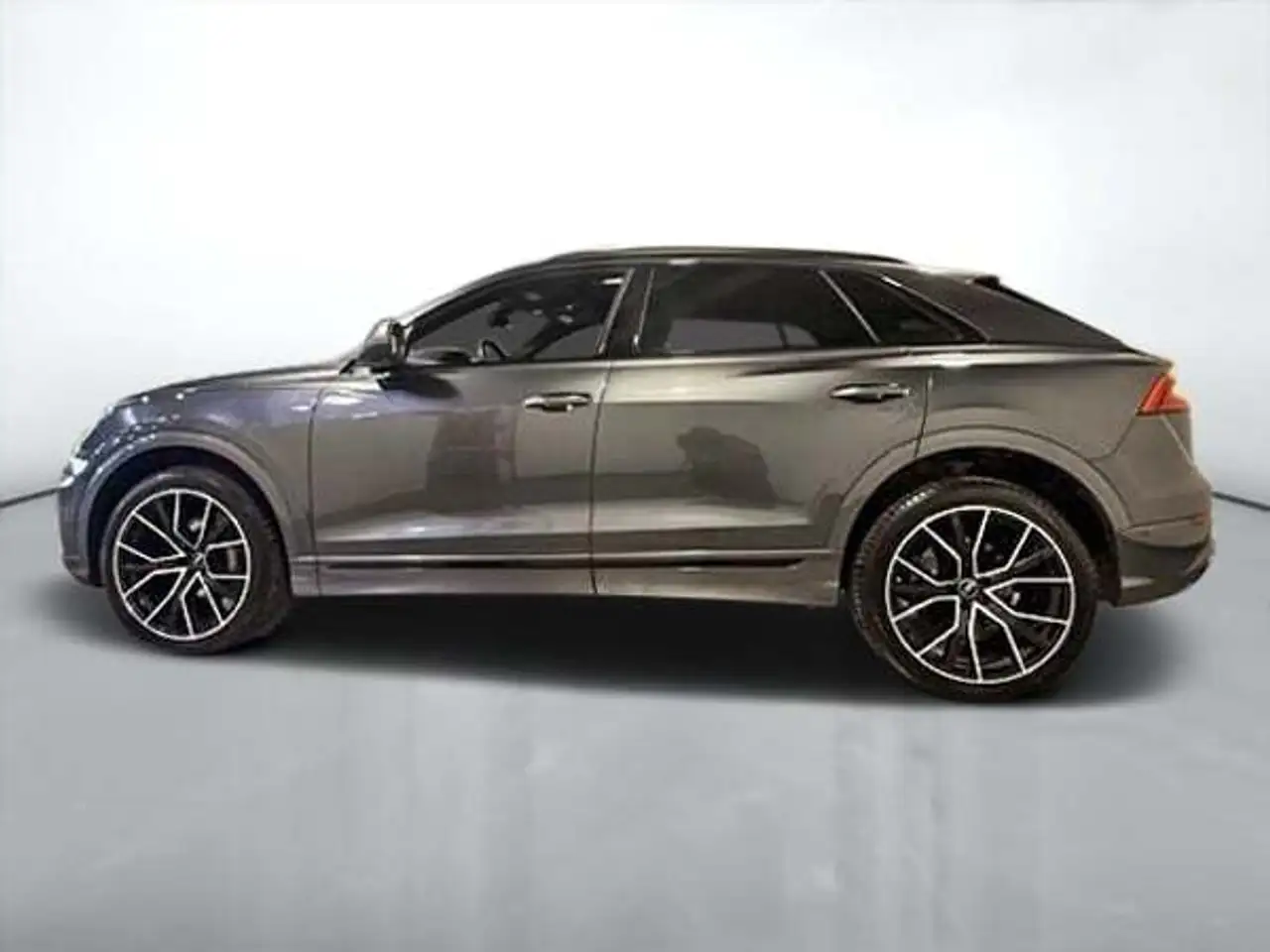 Audi Q8 снимка Audi Q8