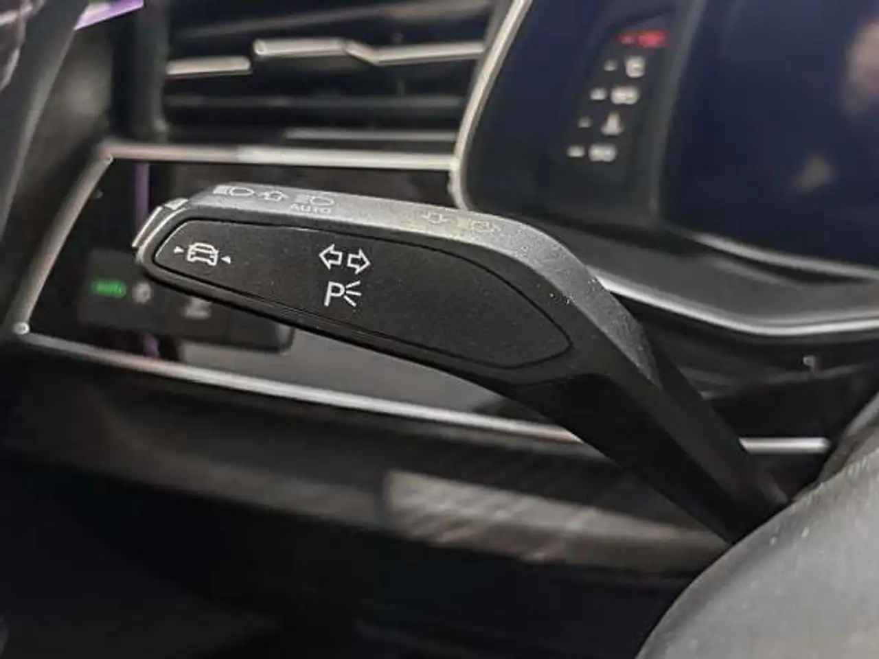 Audi Q8 снимка Audi Q8