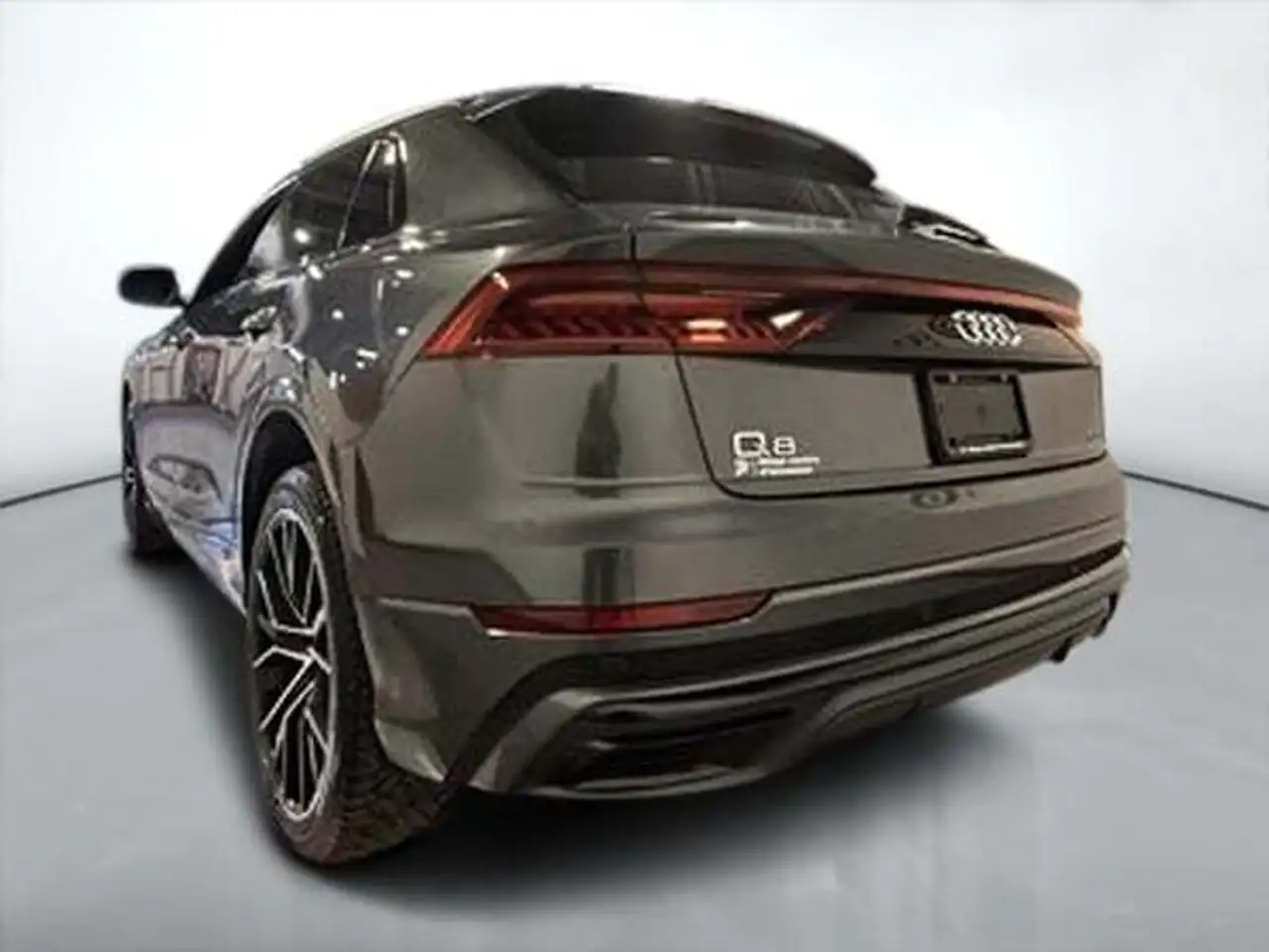 Audi Q8 снимка Audi Q8