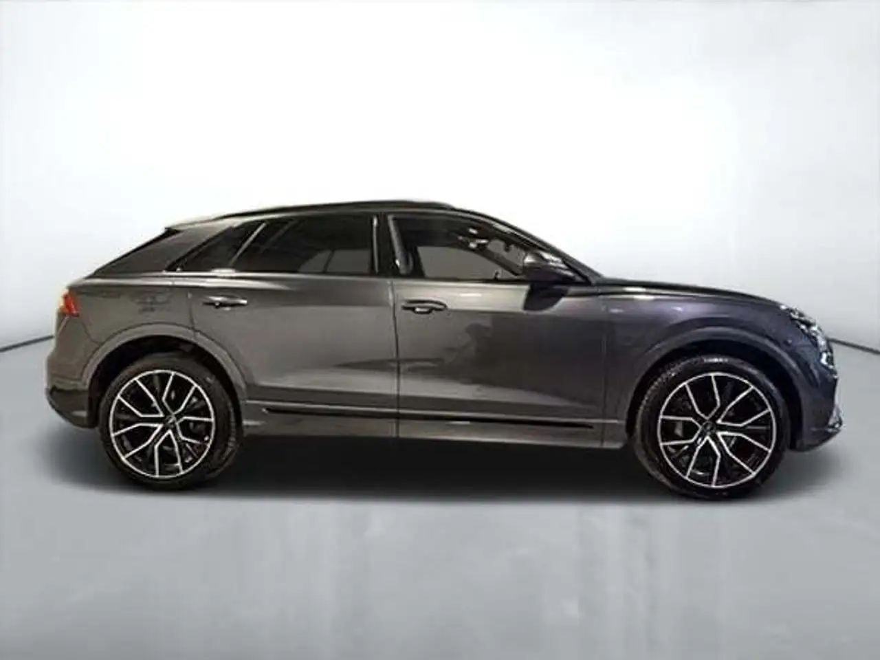 Audi Q8 снимка Audi Q8