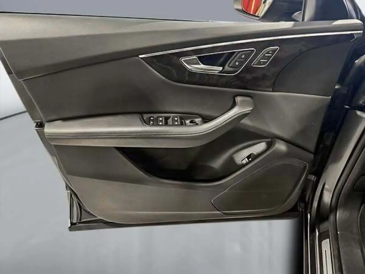 Audi Q8 снимка Audi Q8