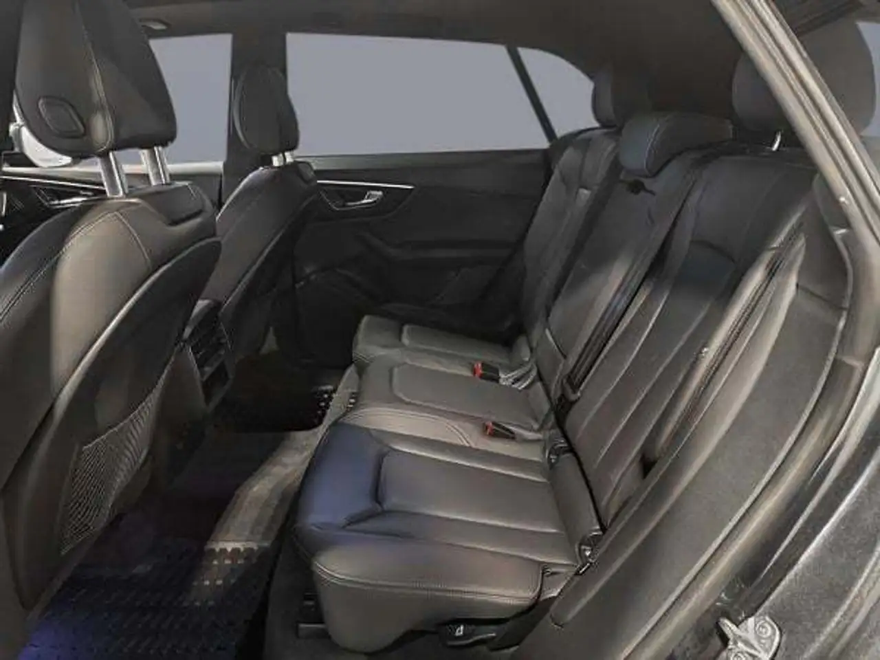 Audi Q8 снимка Audi Q8