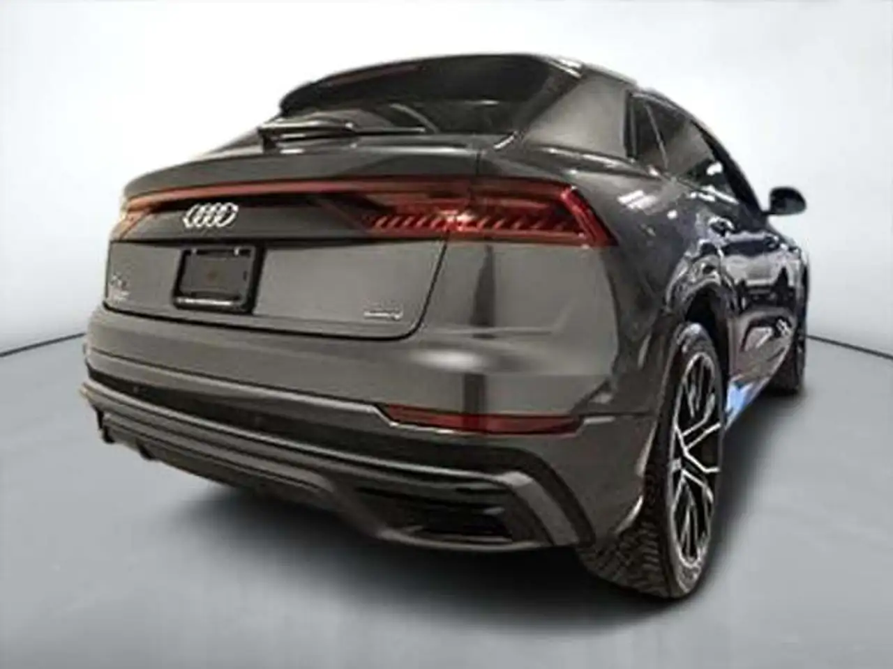 Audi Q8 снимка Audi Q8