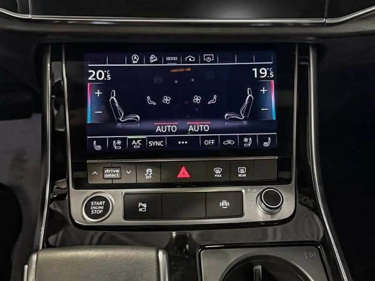 Audi Q8 снимка Audi Q8