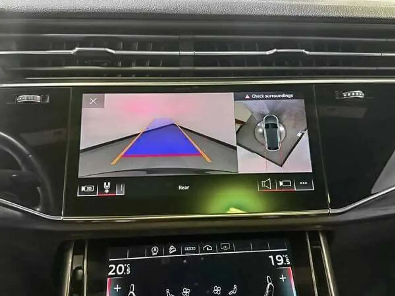 Audi Q8 снимка Audi Q8