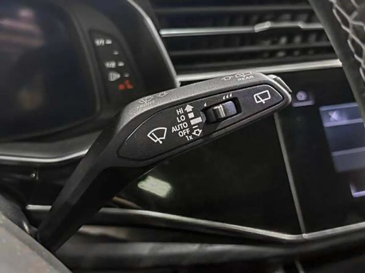 Audi Q8 снимка Audi Q8