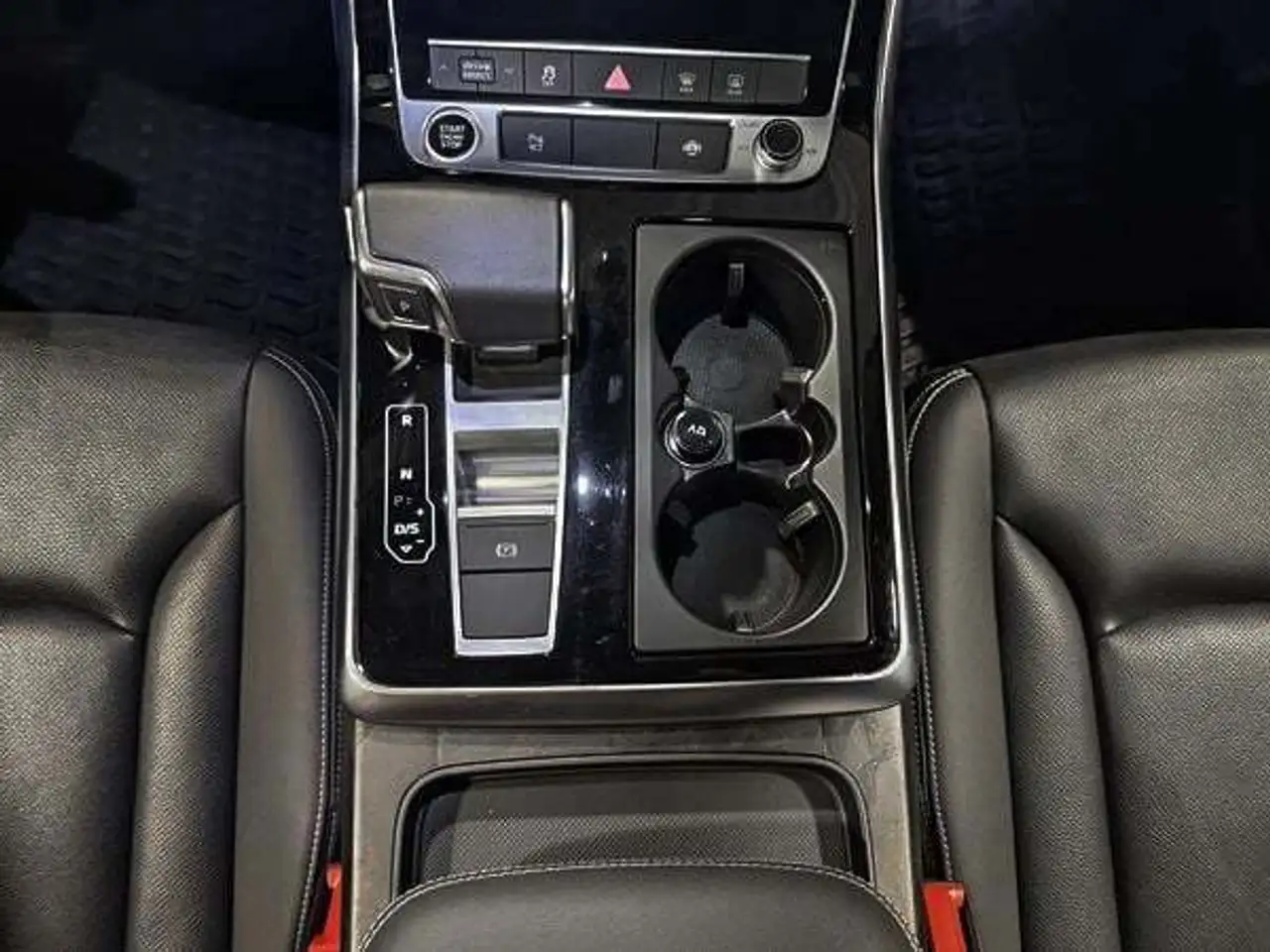 Audi Q8 снимка Audi Q8