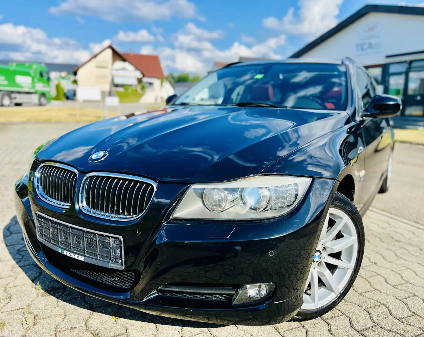 BMW 325 325i xDrive, AHK, TÜV 01/27 Чёрный - 1