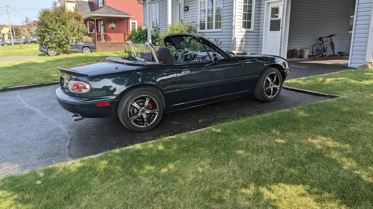 Mazda MX-5 Miata снимка Mazda MX-5 Miata