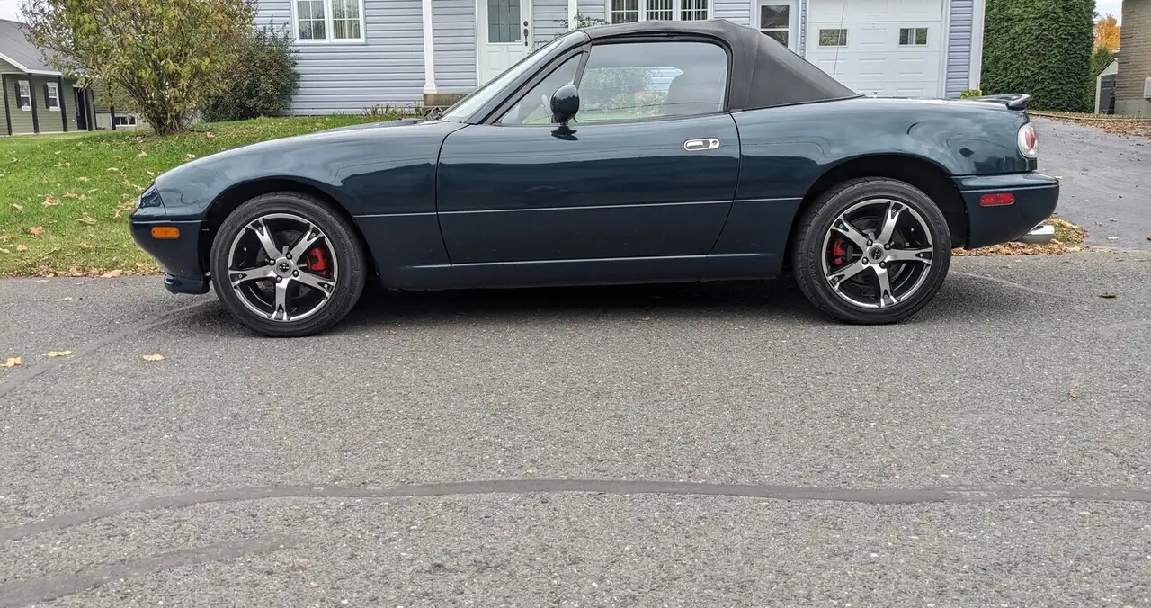 Mazda MX-5 Miata снимка Mazda MX-5 Miata