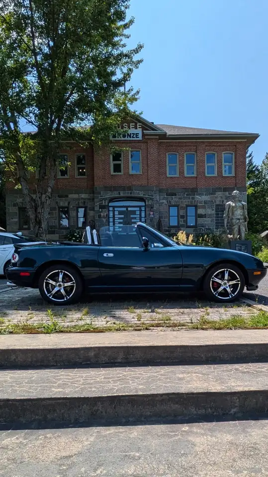 Mazda MX-5 Miata снимка Mazda MX-5 Miata