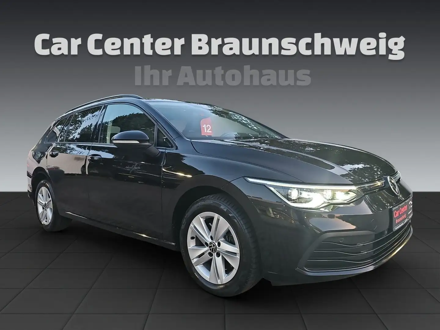 Volkswagen Golf VIII 2.0 TDI DSG Life+Pano+LED+AHK+1~Hand Schwarz - 2