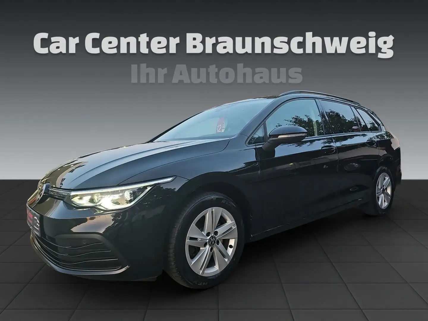 Volkswagen Golf VIII 2.0 TDI DSG Life+Pano+LED+AHK+1~Hand Schwarz - 1