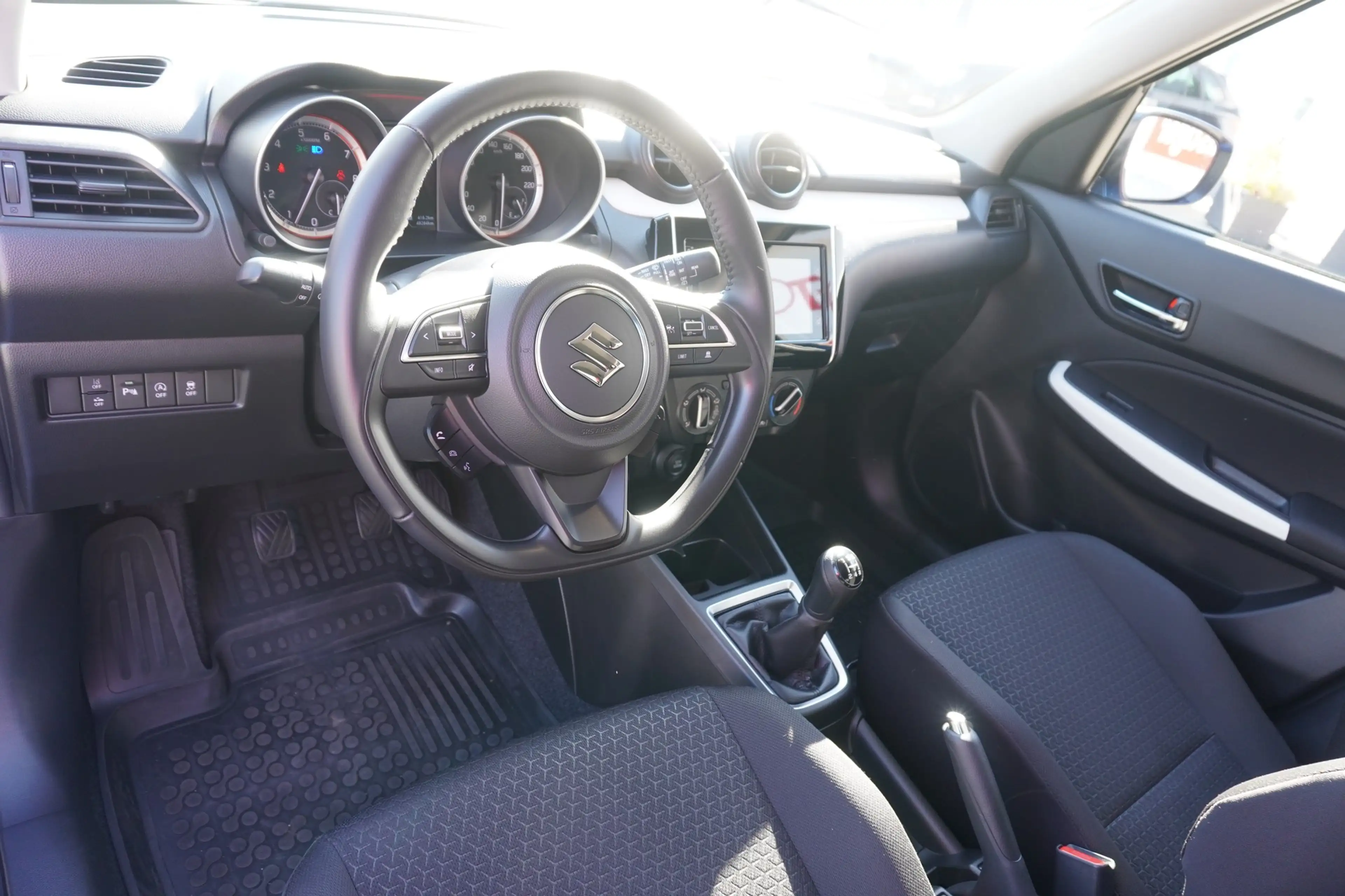 Suzuki Swift 1.2 4x4 M-Hybrid Comfort Navi DAB AHK ACC — photo 9