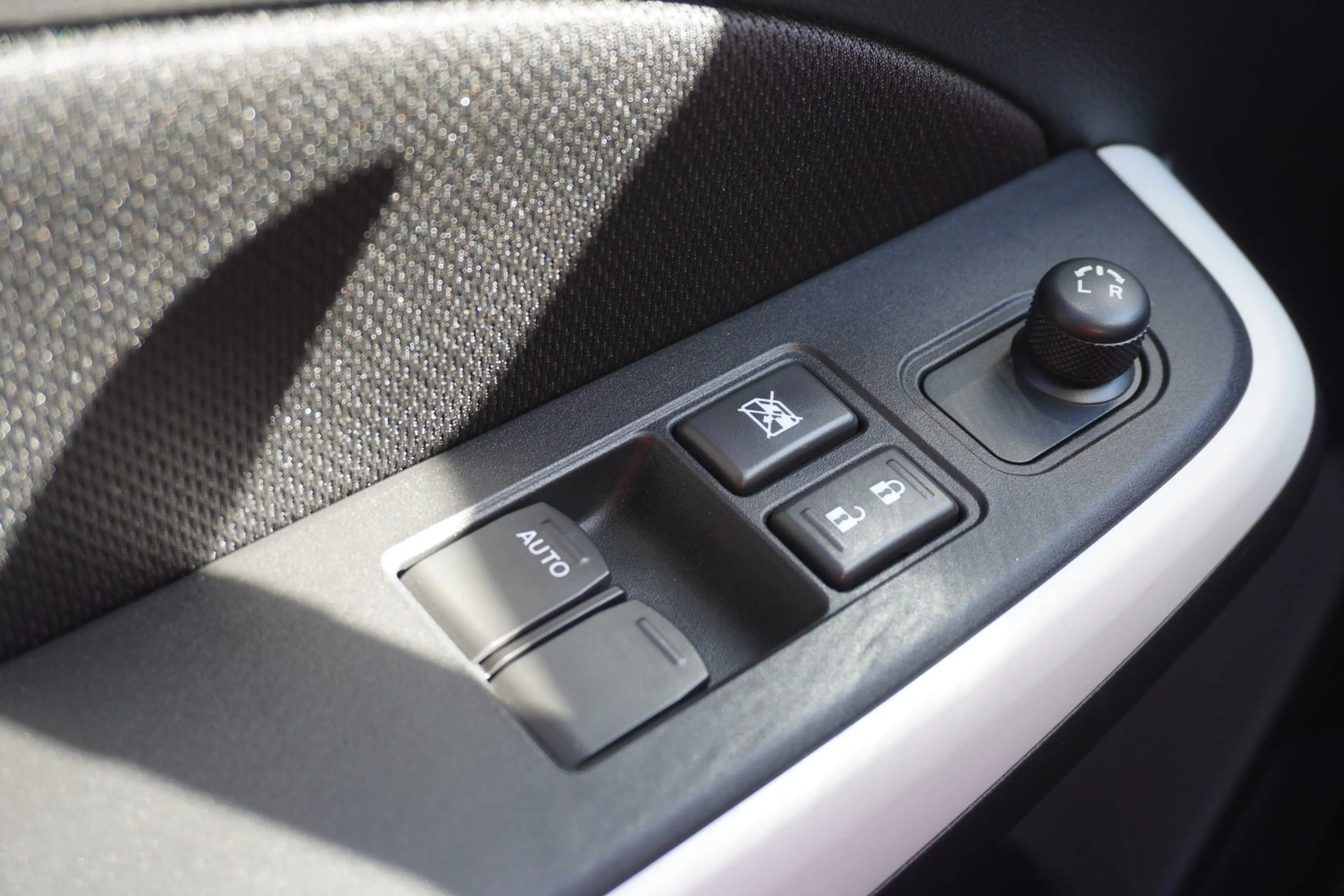 Suzuki Swift 1.2 4x4 M-Hybrid Comfort Navi DAB AHK ACC — photo 26