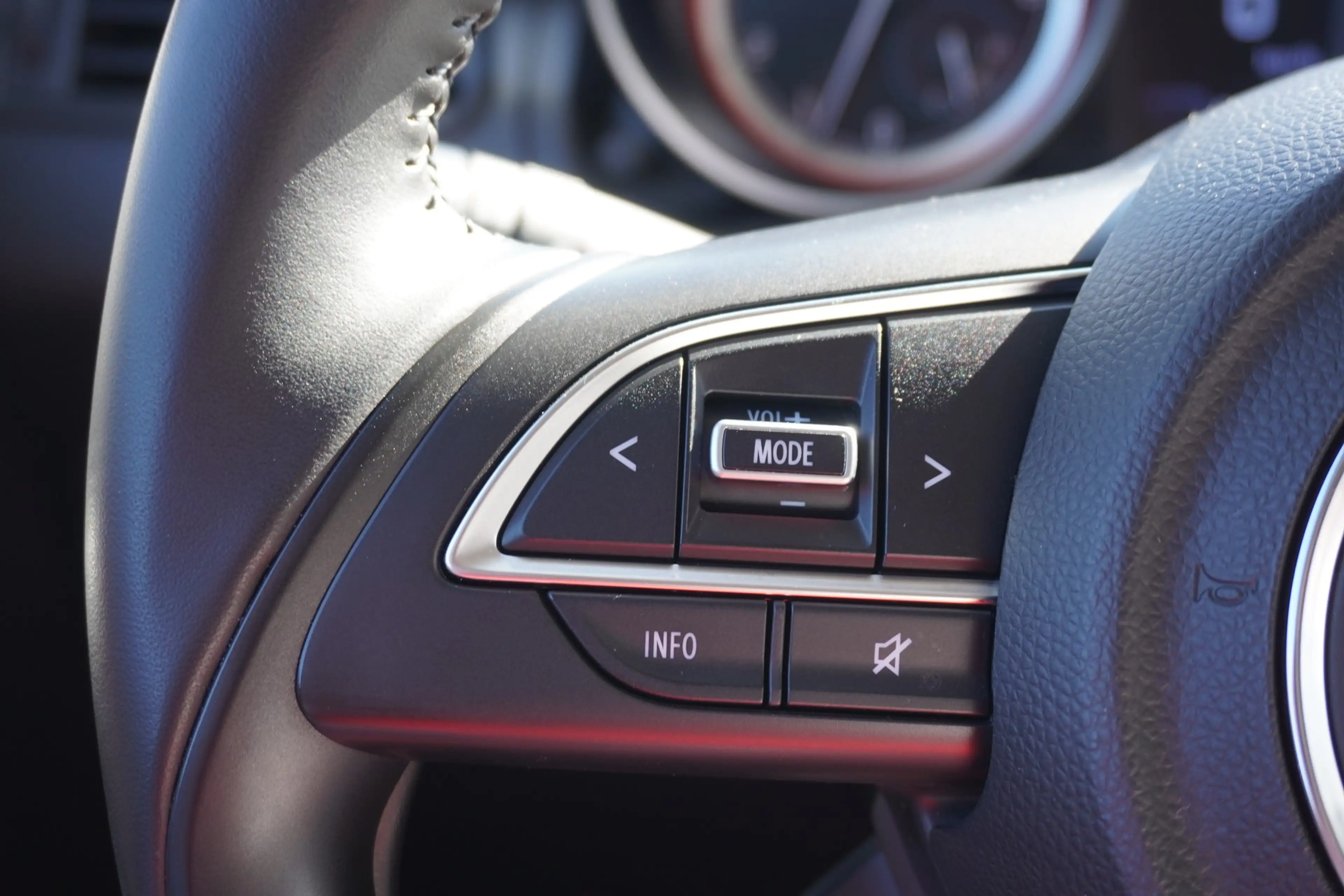 Suzuki Swift 1.2 4x4 M-Hybrid Comfort Navi DAB AHK ACC — photo 21