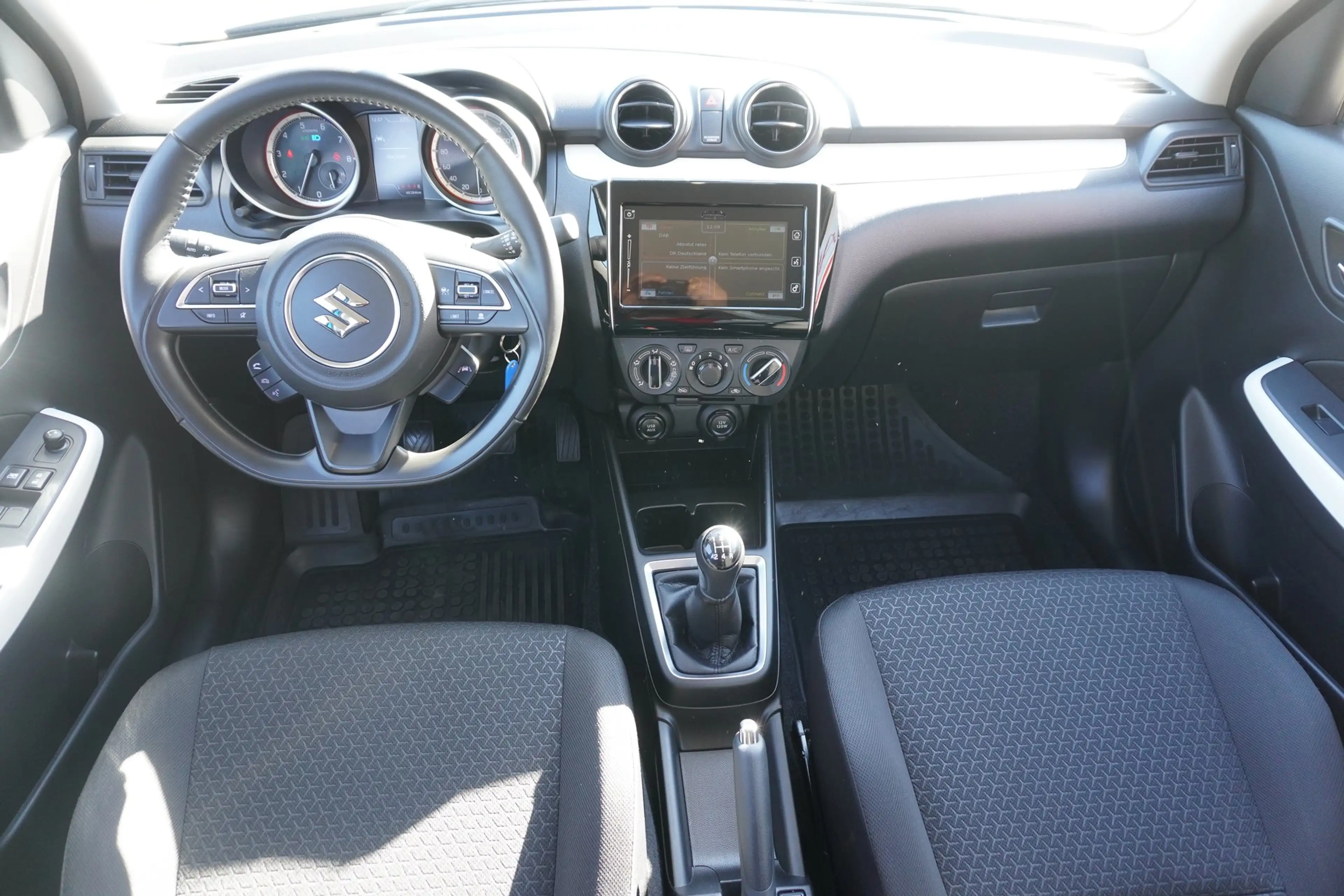 Suzuki Swift 1.2 4x4 M-Hybrid Comfort Navi DAB AHK ACC — photo 10