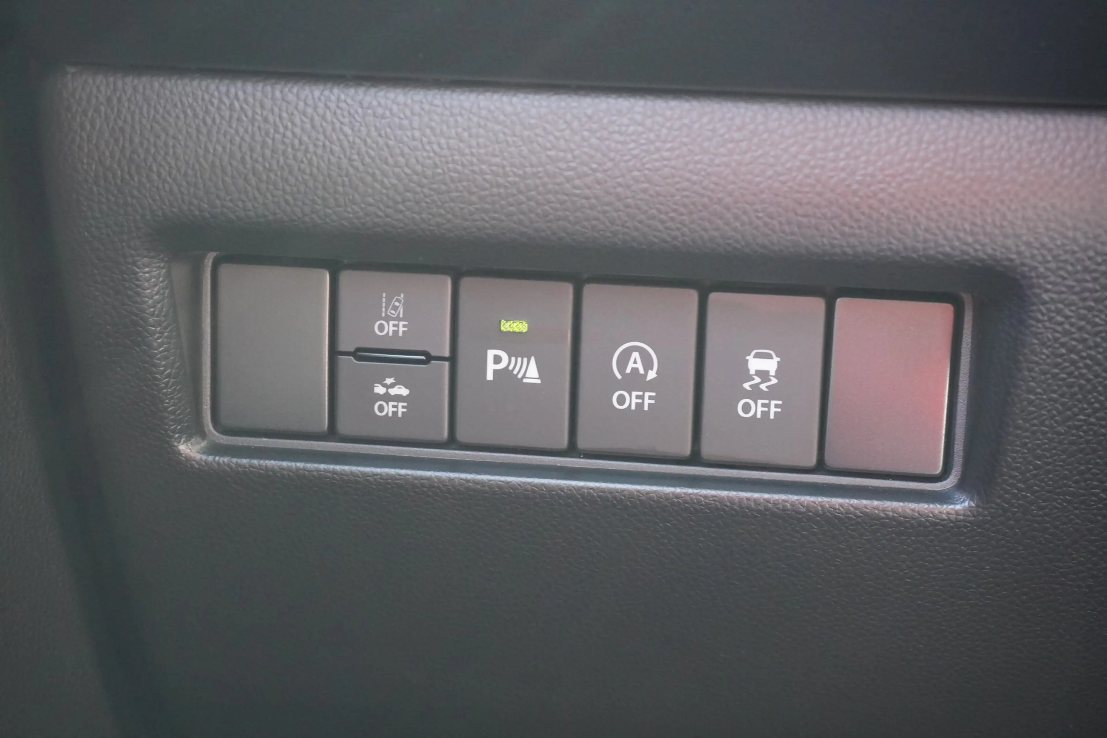 Suzuki Swift 1.2 4x4 M-Hybrid Comfort Navi DAB AHK ACC — photo 25