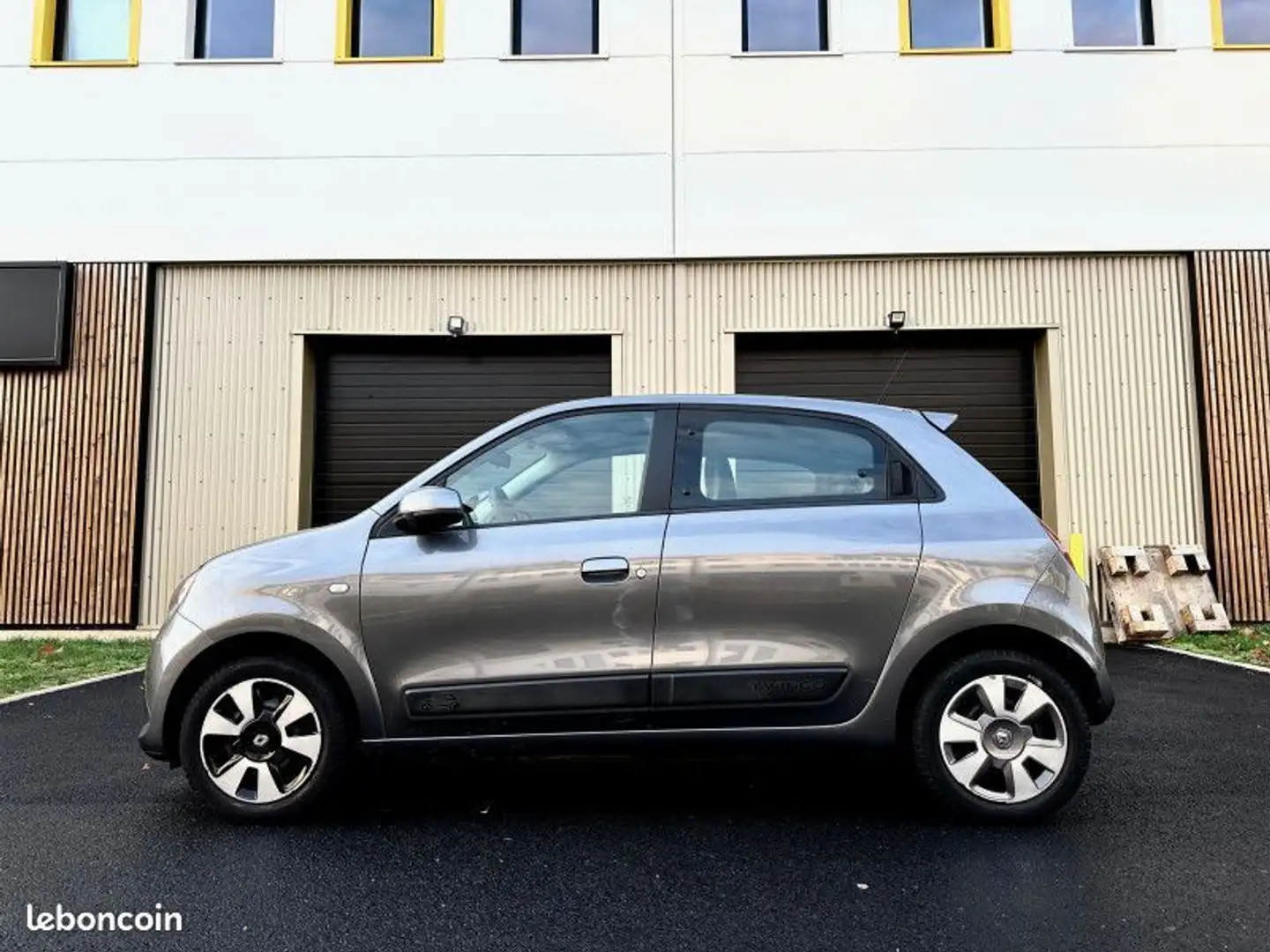 Renault Twingo III 0.9 TCE 90CH ENERGY LIMITED 1ÈRE MAIN Gris - 2