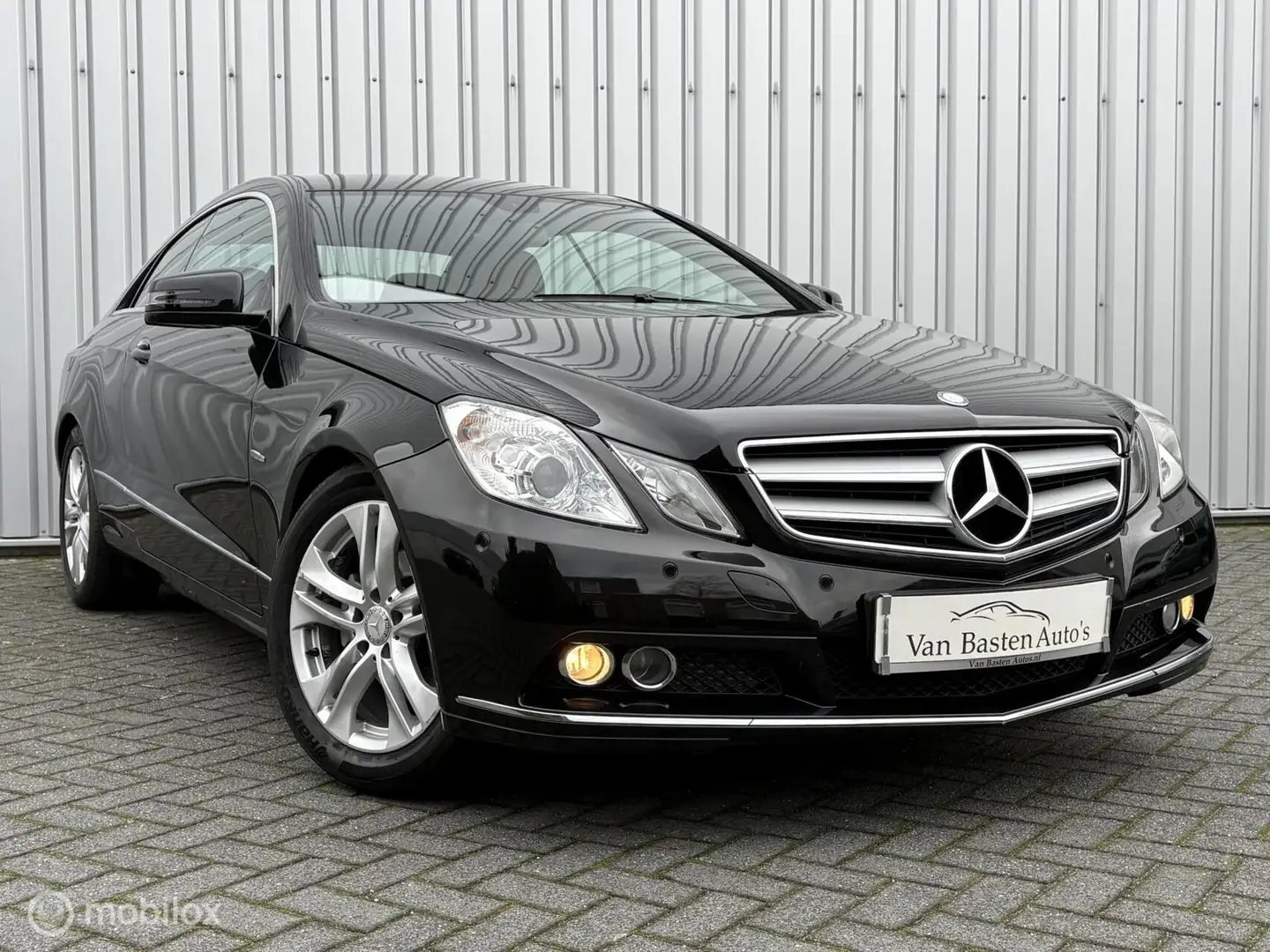 Mercedes-Benz E 200 Coupé CGI Avantgarde | Aut | Navi | 10 | PDC | Led Schwarz - 1