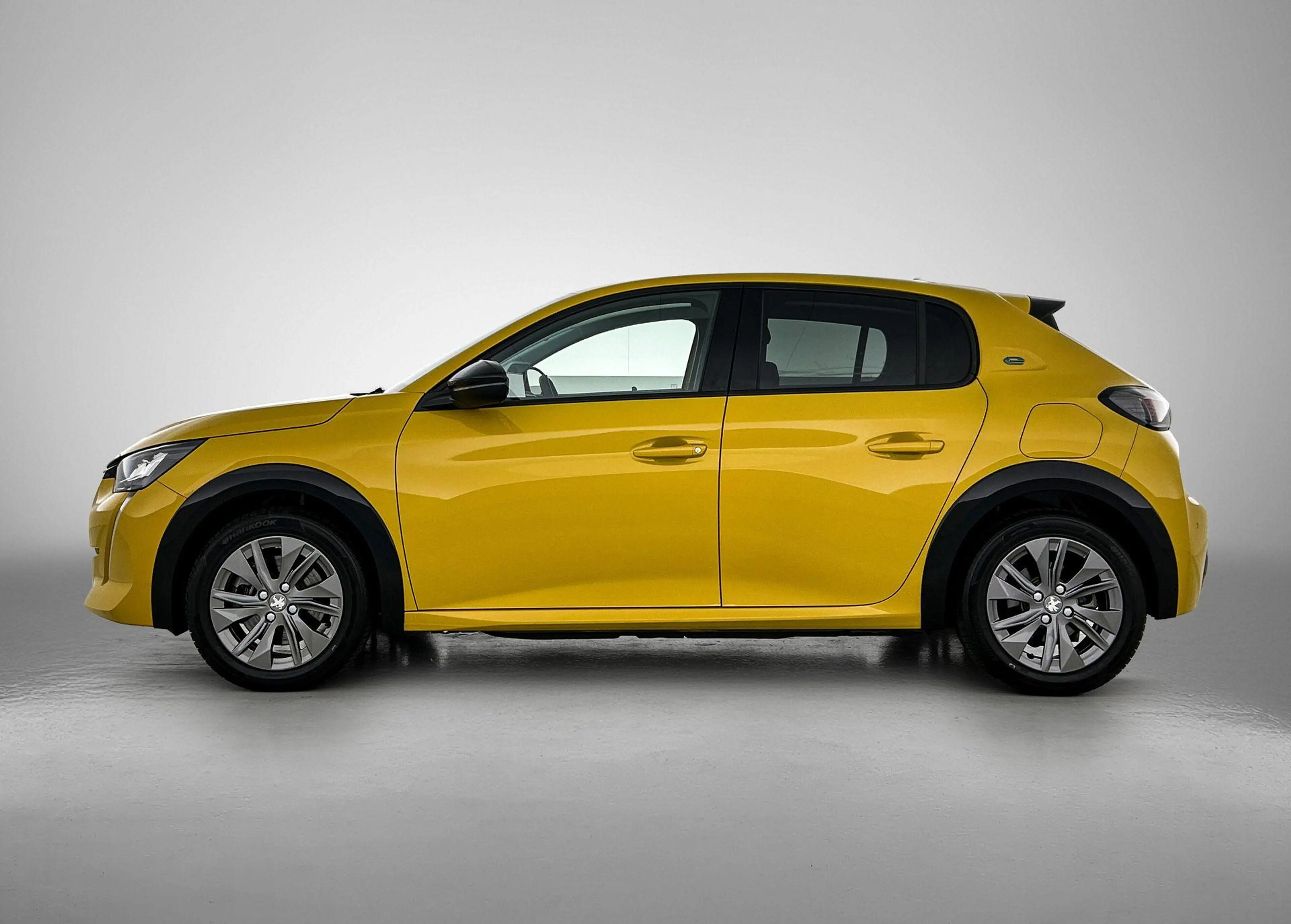 Peugeot e-208 EV Allure Pack 50 kWh | Automaat | Camera | Naviga — photo 4