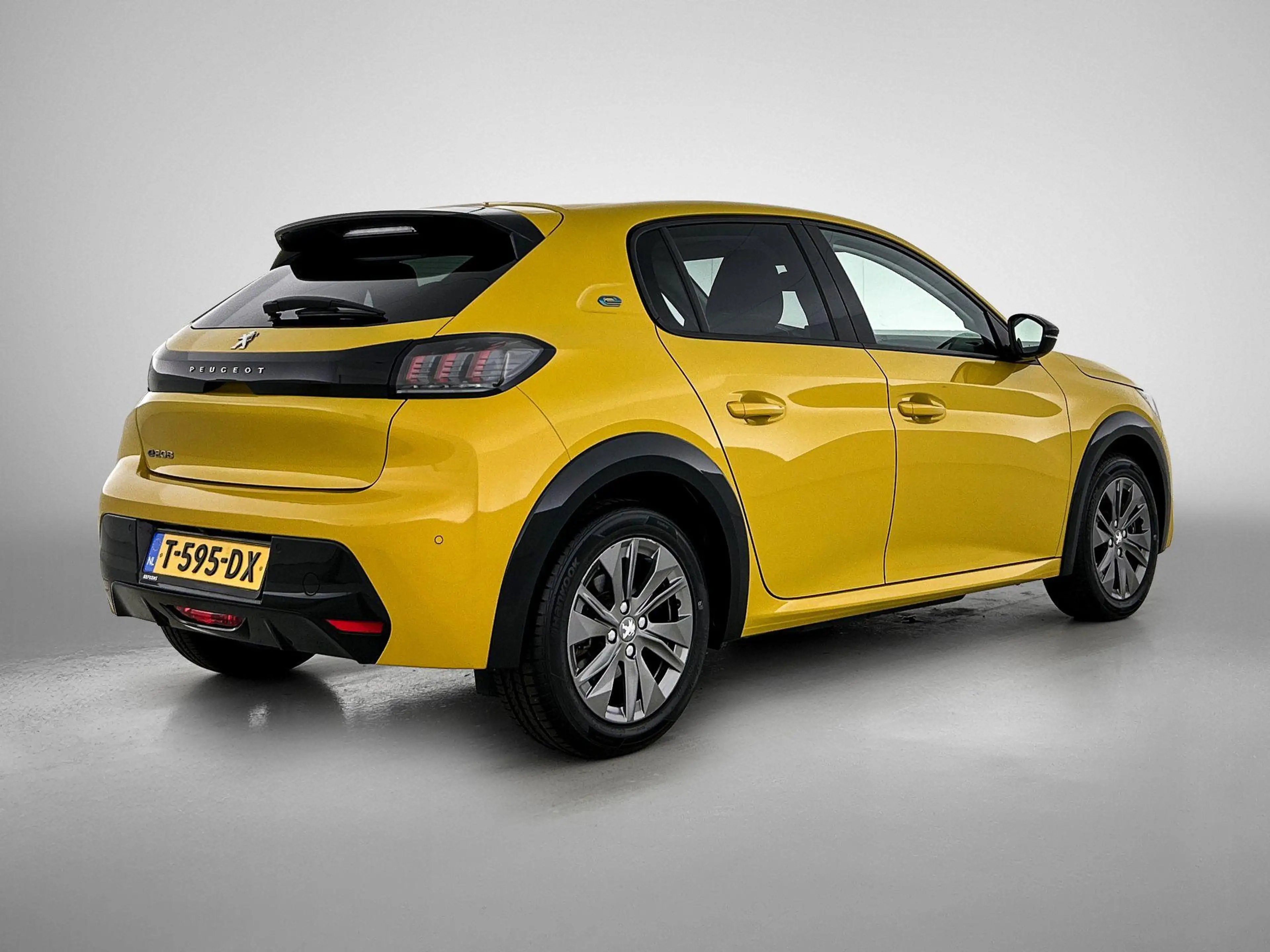 Peugeot e-208 EV Allure Pack 50 kWh | Automaat | Camera | Naviga — photo 7