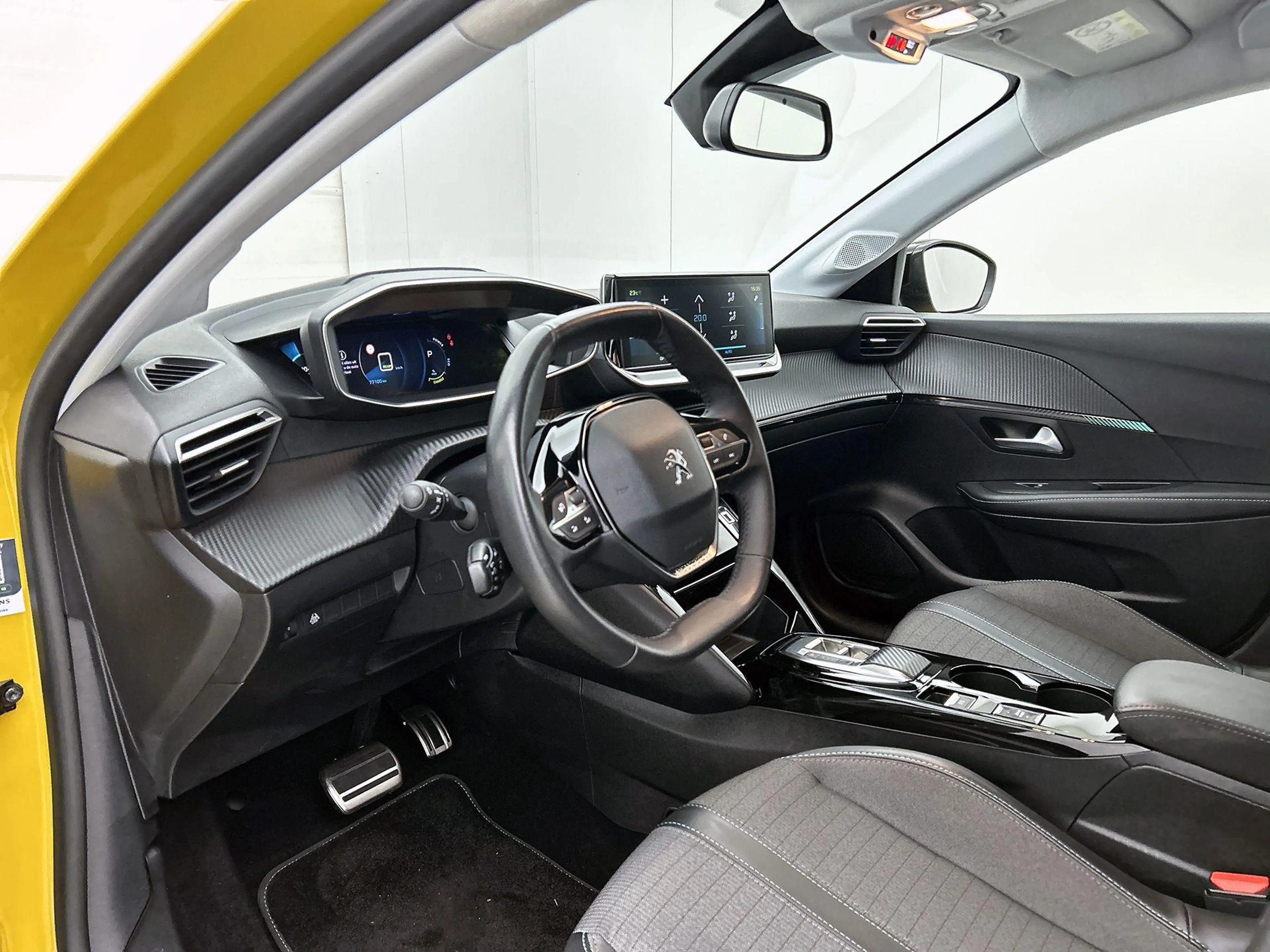 Peugeot e-208 EV Allure Pack 50 kWh | Automaat | Camera | Naviga — photo 12