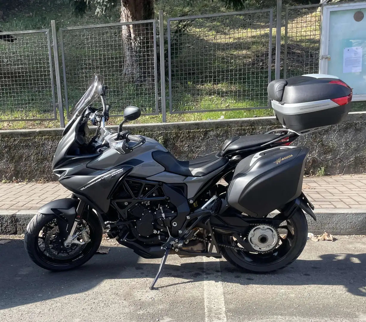 MV Agusta Turismo Veloce 800 Gris - 2